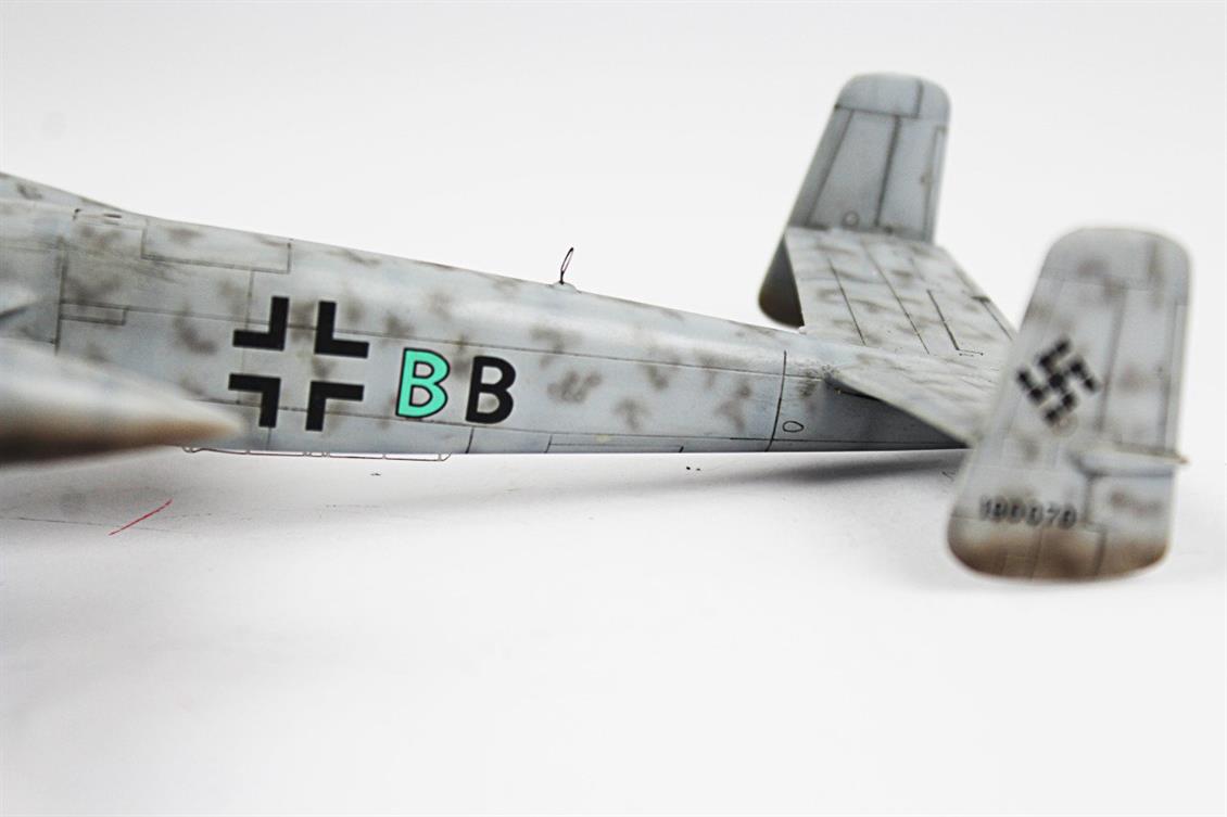 QD034 1/72 HE-219 Sergilemeye Hazır Plastik Uçak Maketi