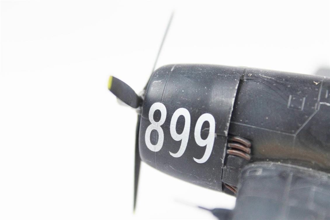 QD038 1/72 F6F Hellcat Sergilemeye Hazır Plastik Uçak Maketi