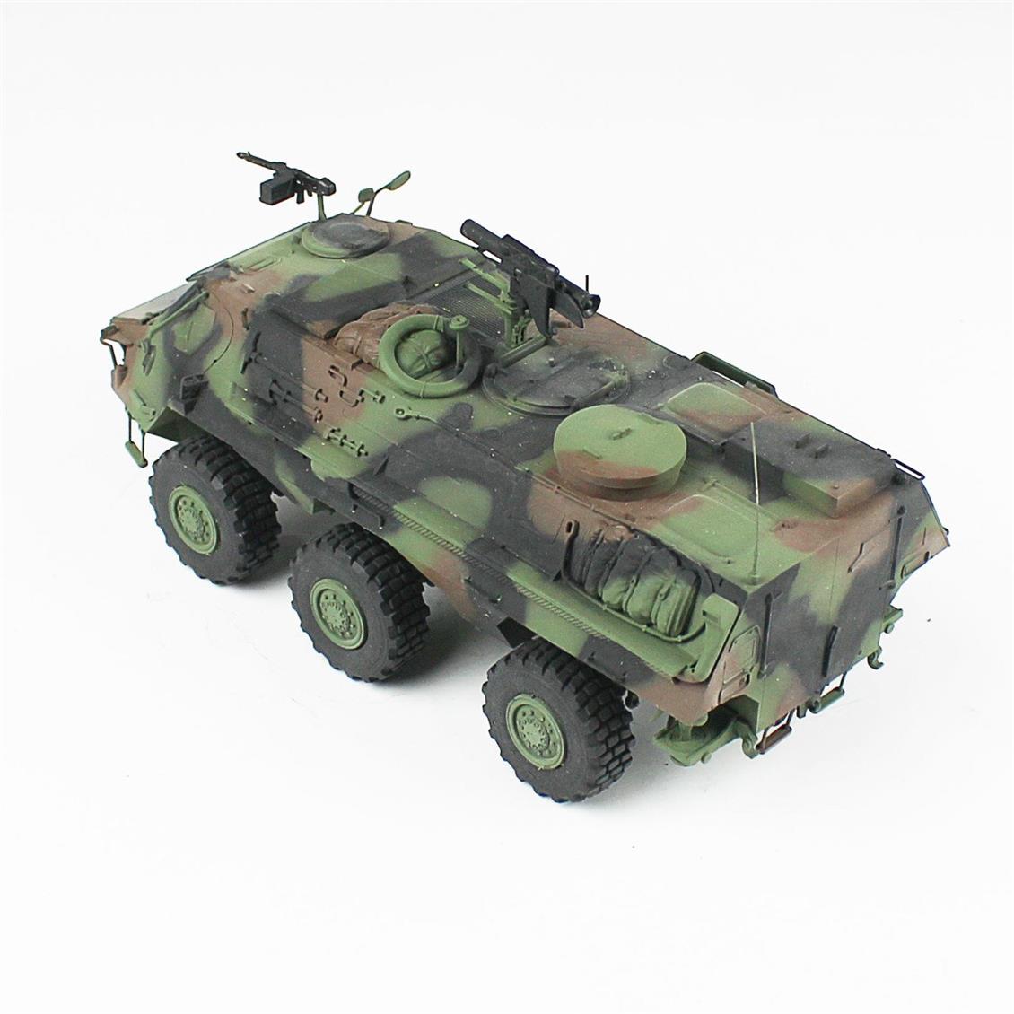 QD205 1/35 Fuchs, Revell, Sergilemeye Hazır Plastik Tank Maketi