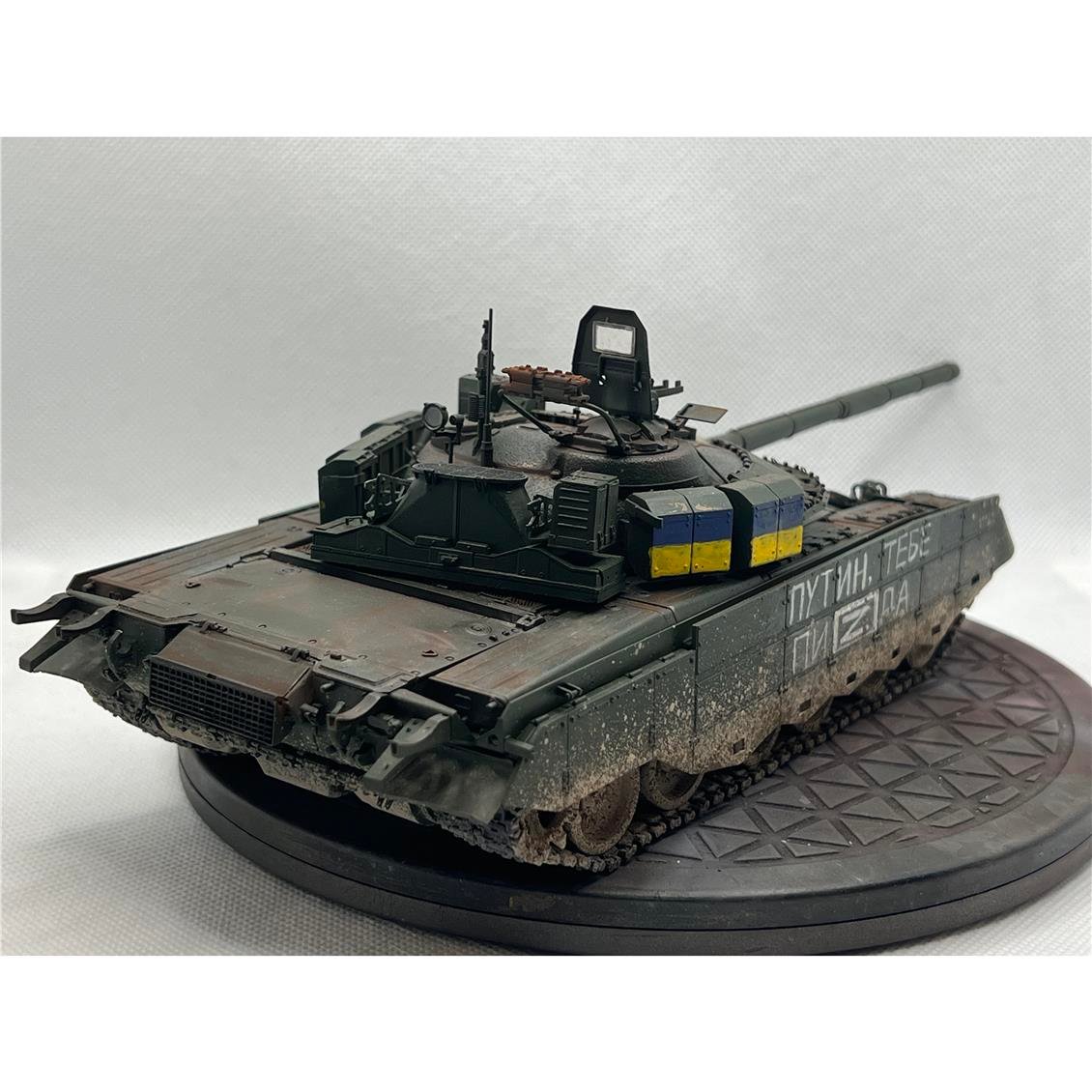 Trumpeter 09587 1/35 Ölçek Rus T-80BVM Ana Muharebe Tankı, Plastik Model Kiti
