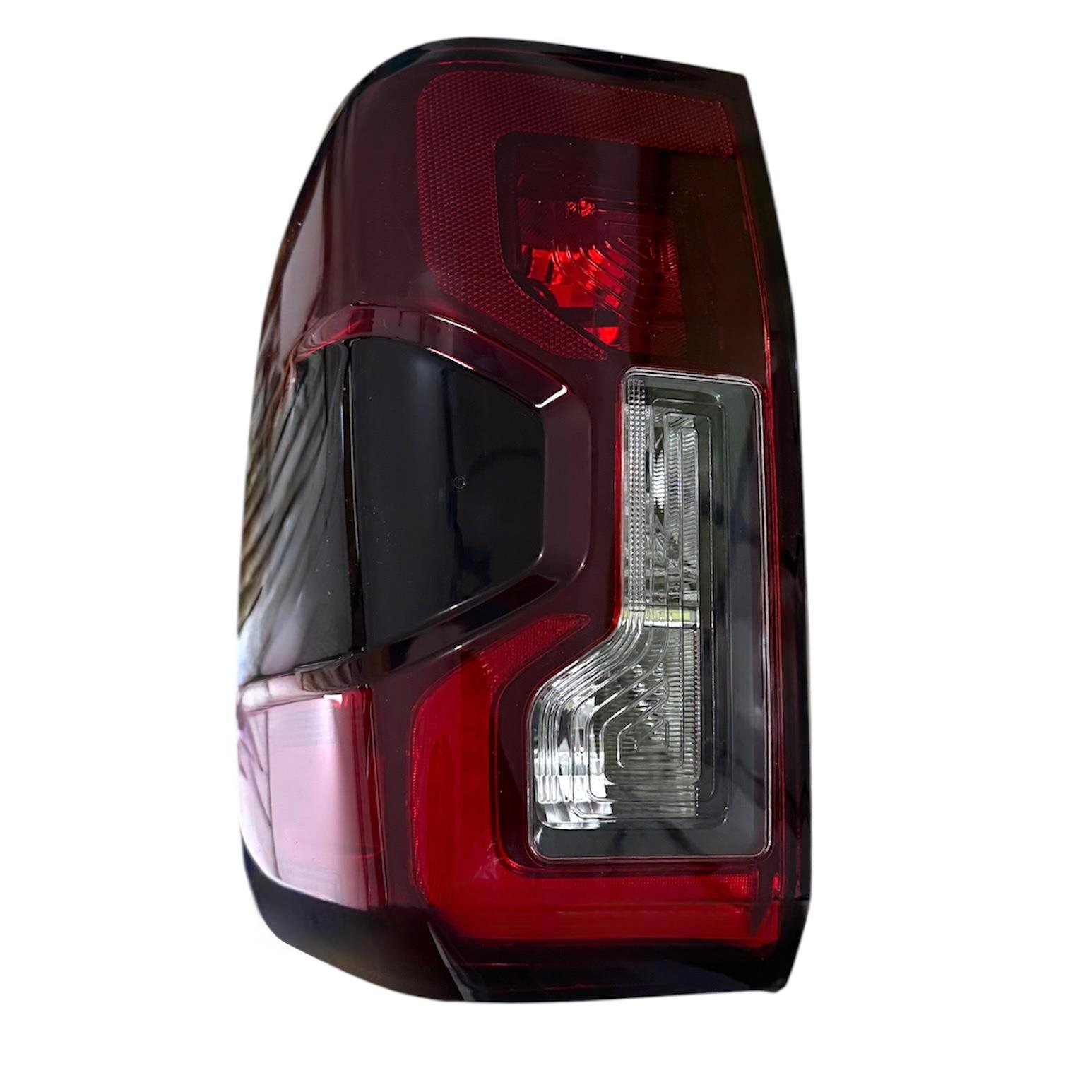 Ford Stop Ford Ranger 23-25 Sağ (Ledli/Radar Sensörlü Tip) - UNI-29080