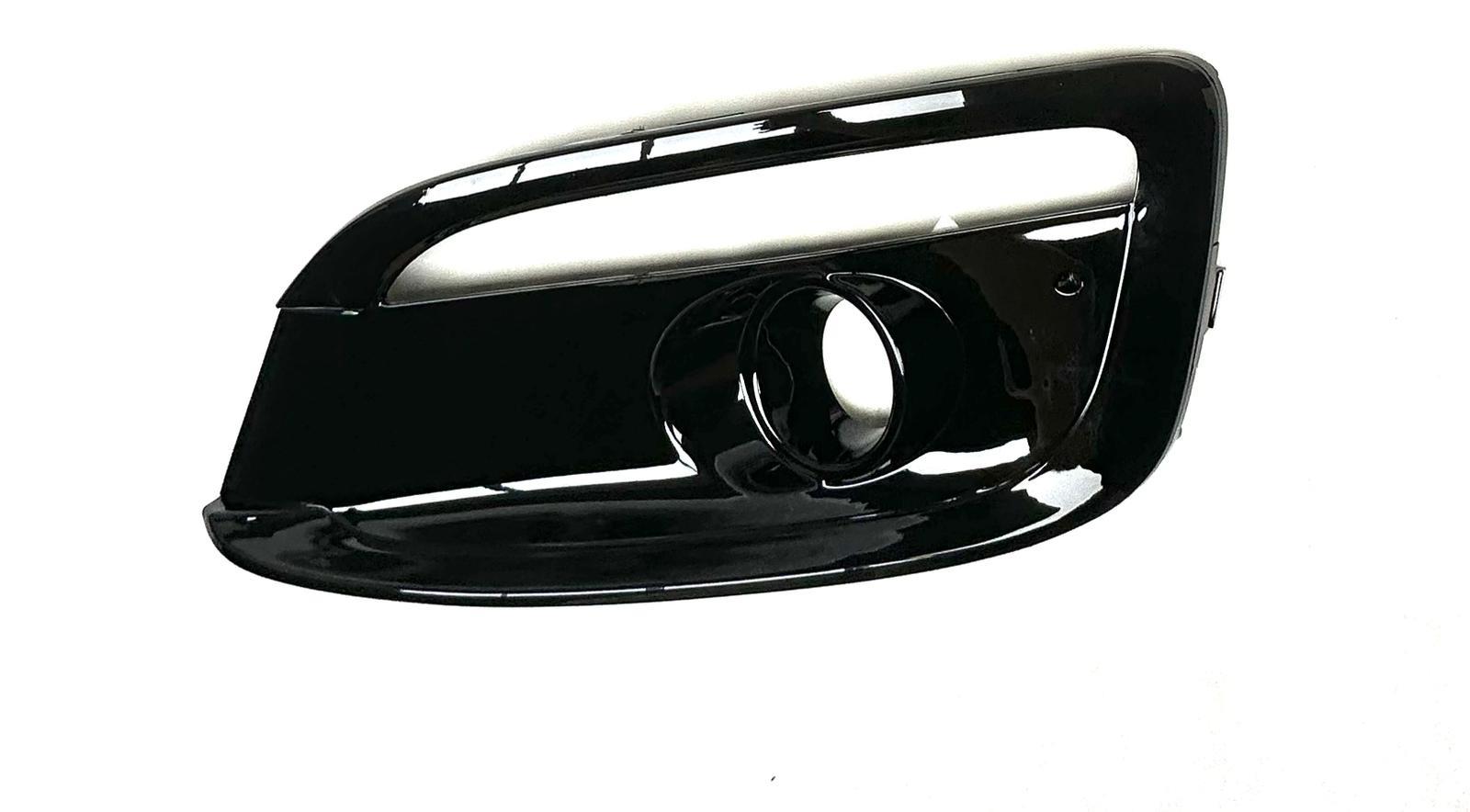 Kıa Kapak Lamba Sis Ceed 16-18 Sağ (Sisli) - 86564-A2610