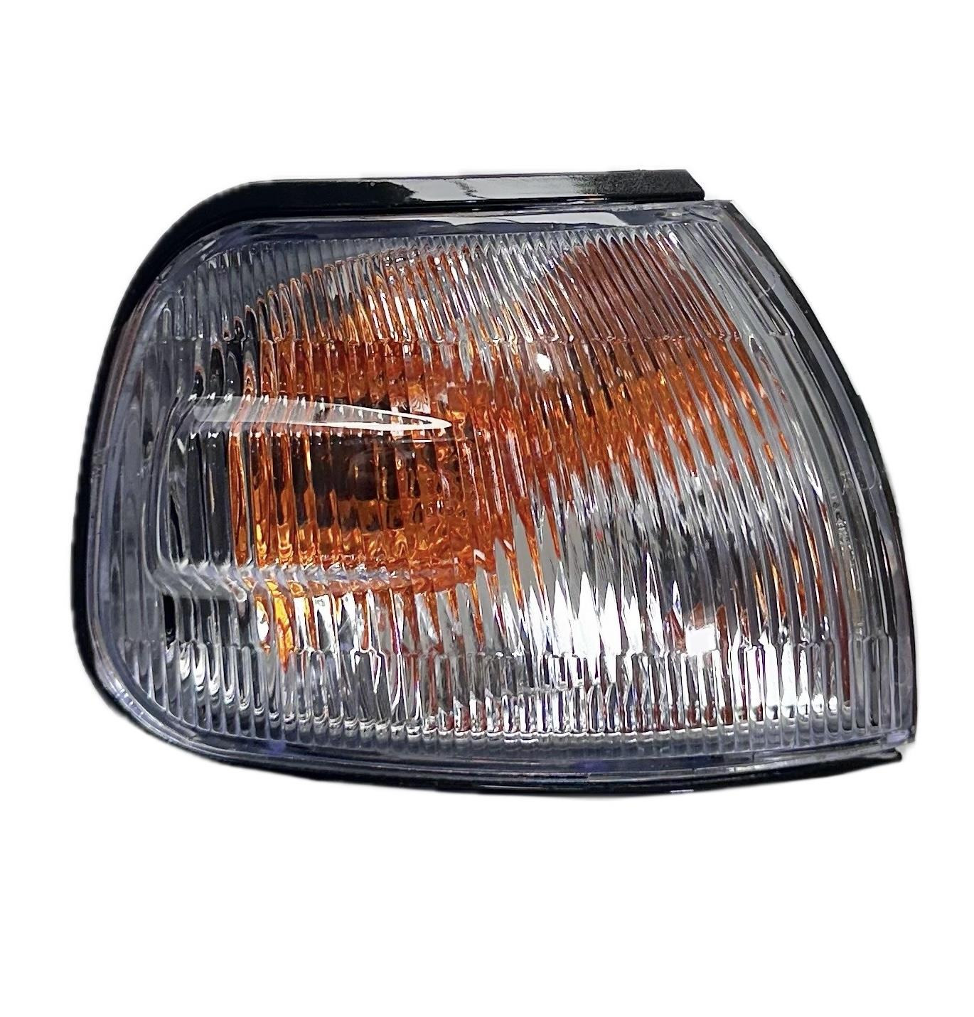 Nıssan Sinyal Sunny 90-94 Sağ (Duylu) - B6120-50Y00