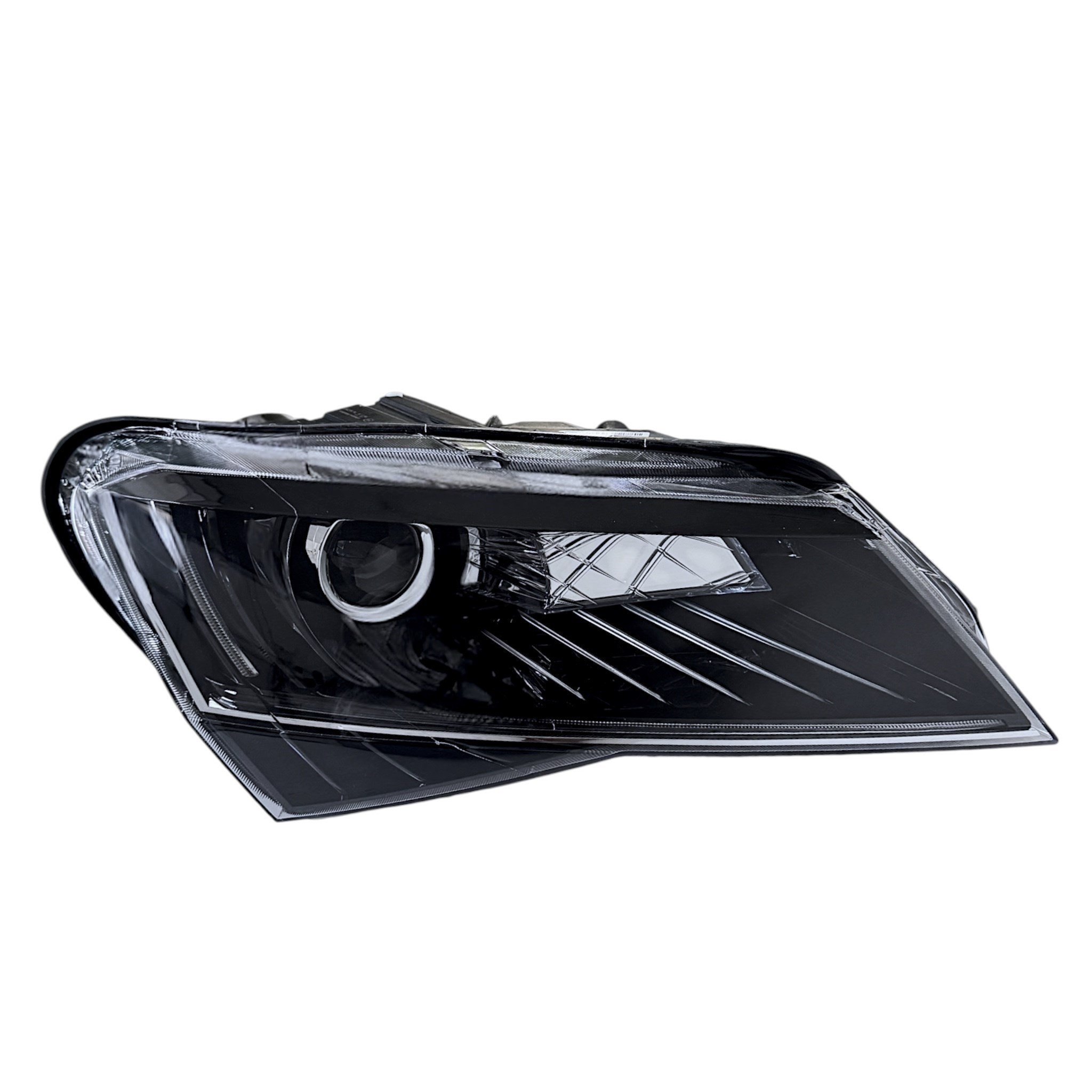 Skoda Far Super B 16-19 Sağ (Zenon) Afsli - 3V0941016A