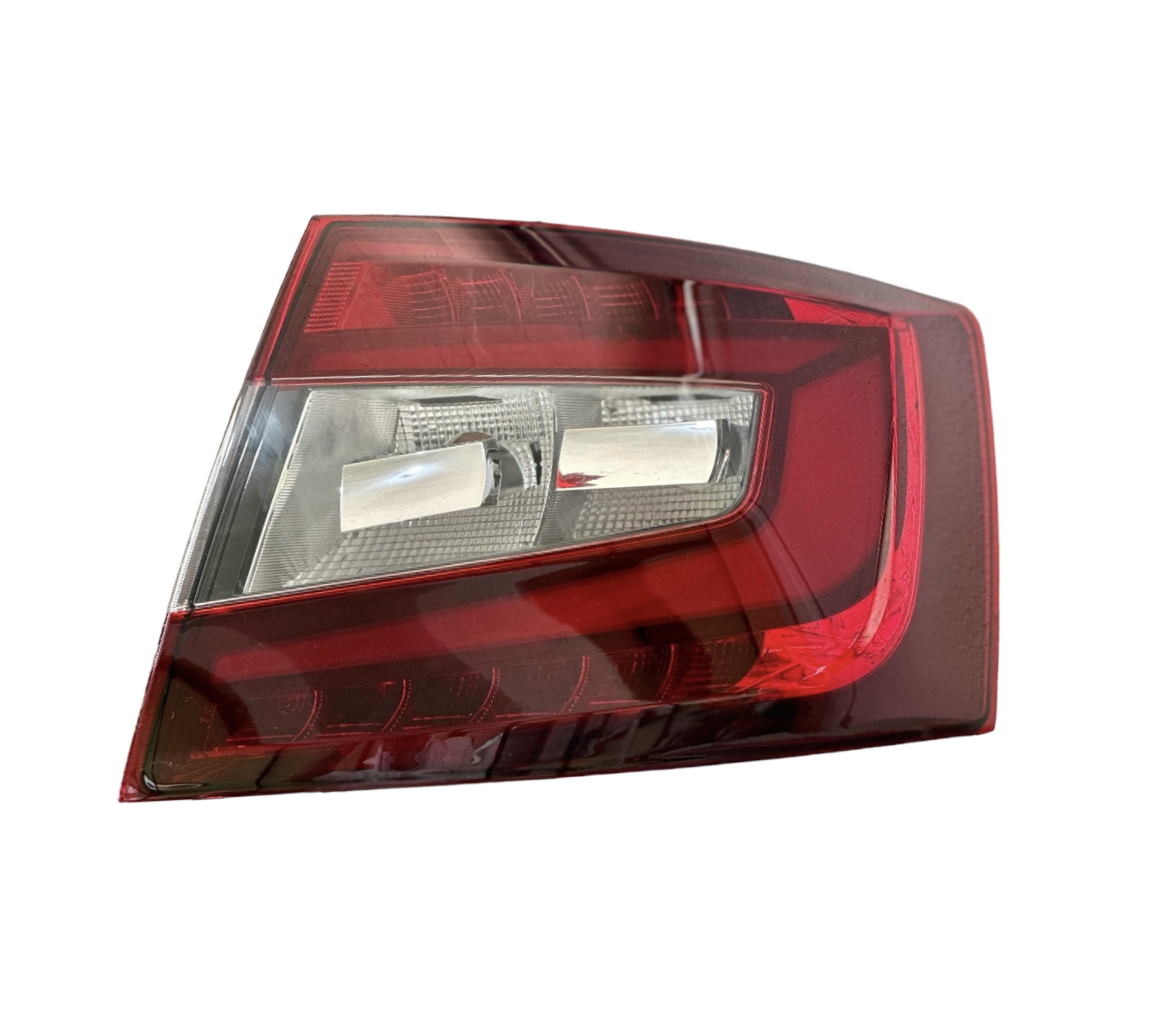 Skoda Stop Octavia 17-19 Sağ (Ledli) - 5E5 945 712