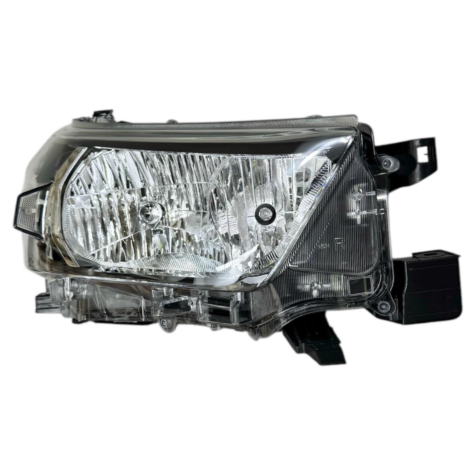 Toyota Far Hılux Revo 21-24 Sağ (Merceksiz/Manuel)(Gündüz Led Kısmı Tek Devre Ampül Tipi) - UNİ-X-170A-2-RH