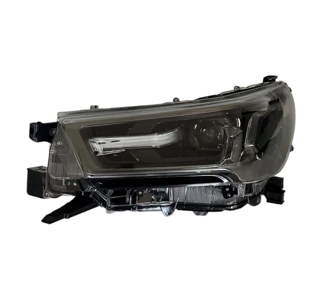 Toyota Far Hılux Revo 21-24 Sol (Mercekli/İçi Koyu Gri)(Hılux Yazılı-ınvıncıble) - UNİ-X-170A-LH