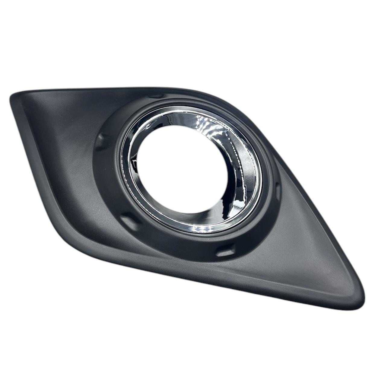 Toyota Kapak Lamba Sis Hılux 15-17 Sağ (Sisli Krom) - UNİ-SİS-02-RH