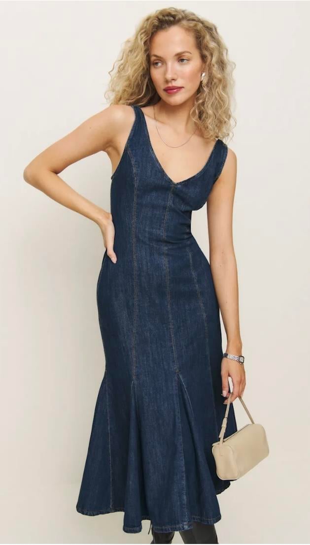 Eteği Bol Askılı İnce Jean Elbise