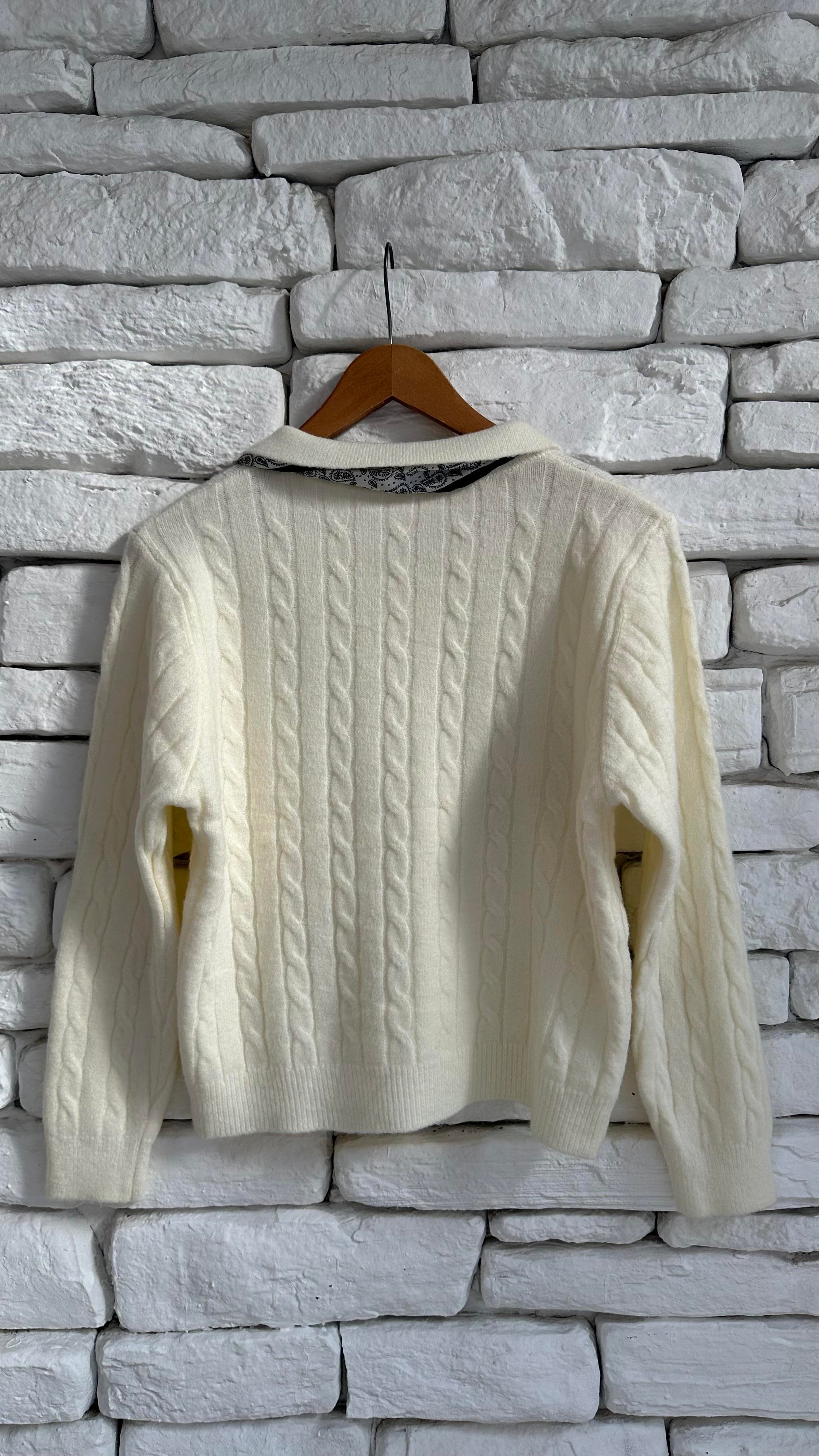 Polo Yaka Fular Detaylı Düğmeli Örme Kırık Beyaz Triko 