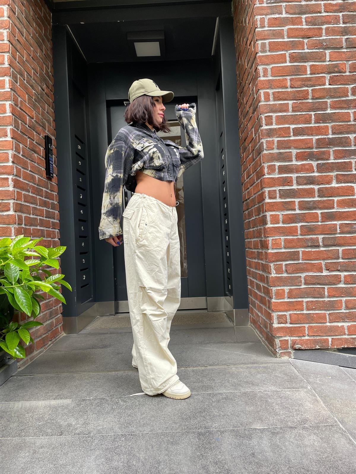 Urban Outfıtters Bel ve Paça Ayarlanabilir Kargo Pantalon