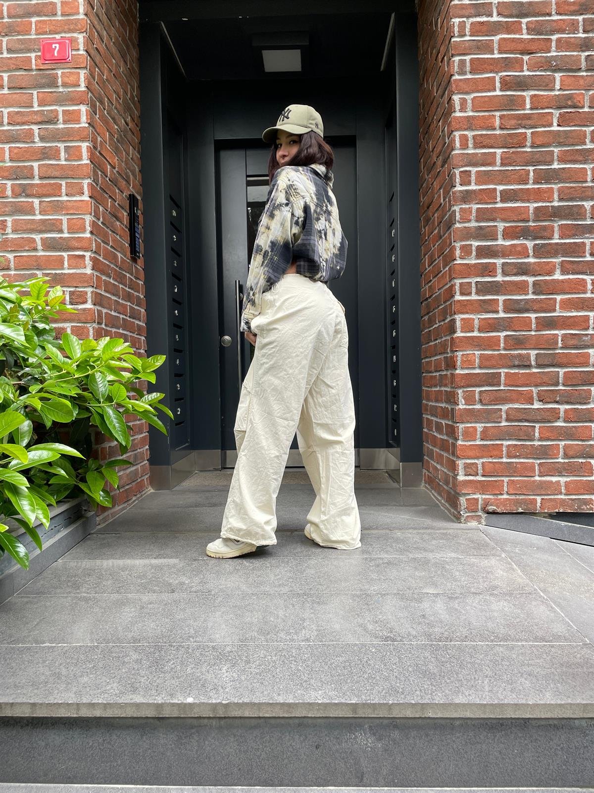 Urban Outfıtters Bel ve Paça Ayarlanabilir Kargo Pantalon