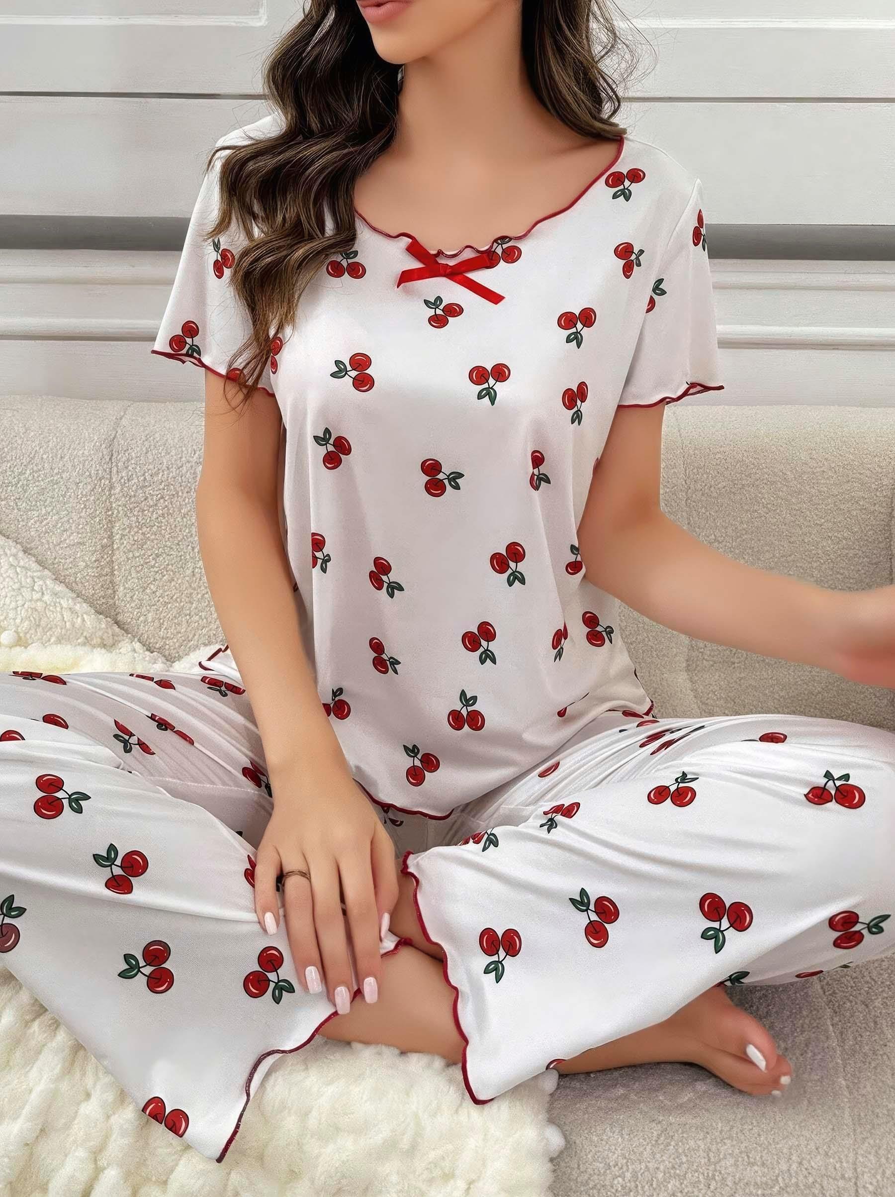 Kadın Beyaz Kiraz Desenli Kısa Kollu Yumuşak Pijama Takımı 5128