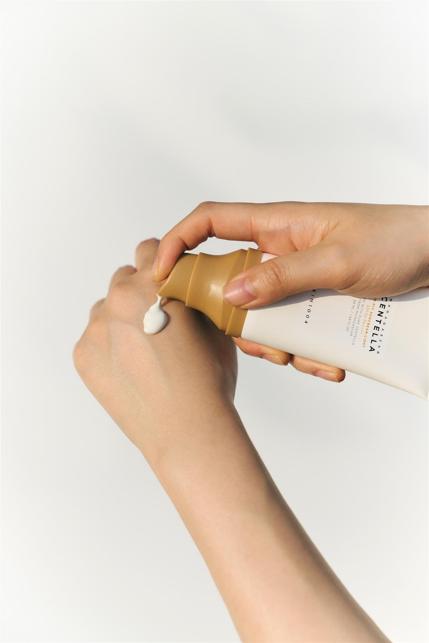 SKIN1004 Madagascar Centella Air-Fit Suncream Light 50ml

