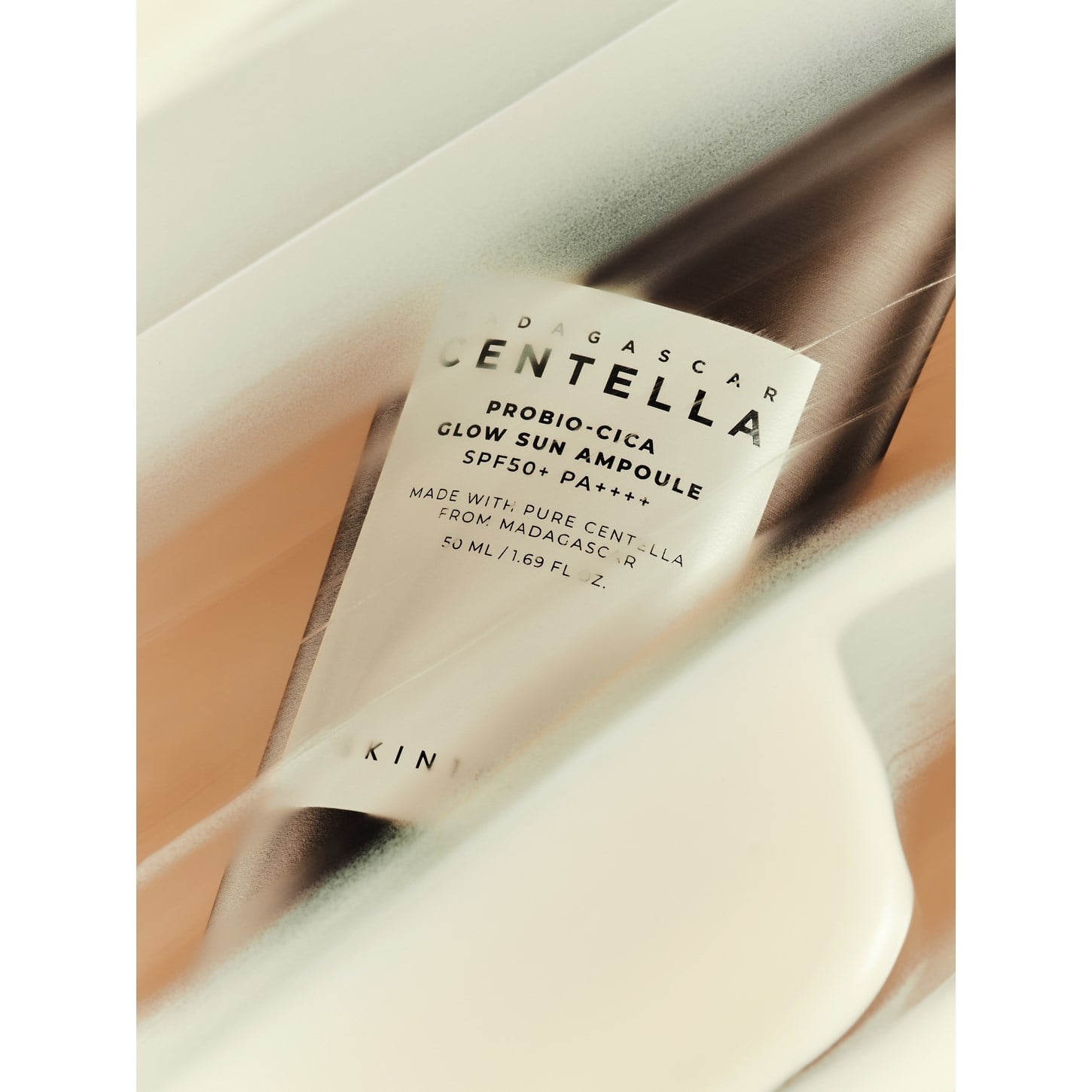 SKIN1004 Madagascar Centella Probio-Cica Glow Sun Ampoule SPF 50+ PA++++ – Işıltılı Bitişli Bariyer Bakım Güneş Ampulü 50ml
