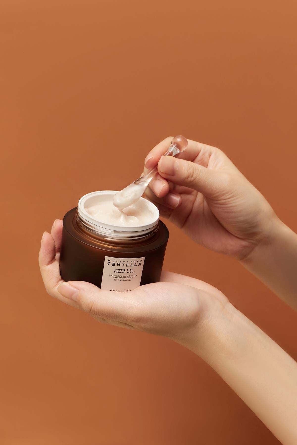 Skin1004 Madagascar Centella Probio-Cica Enrich Cream - Cilt Bariyeri Onarıcı Yatıştırıcı Nemlendirici Krem 50ml