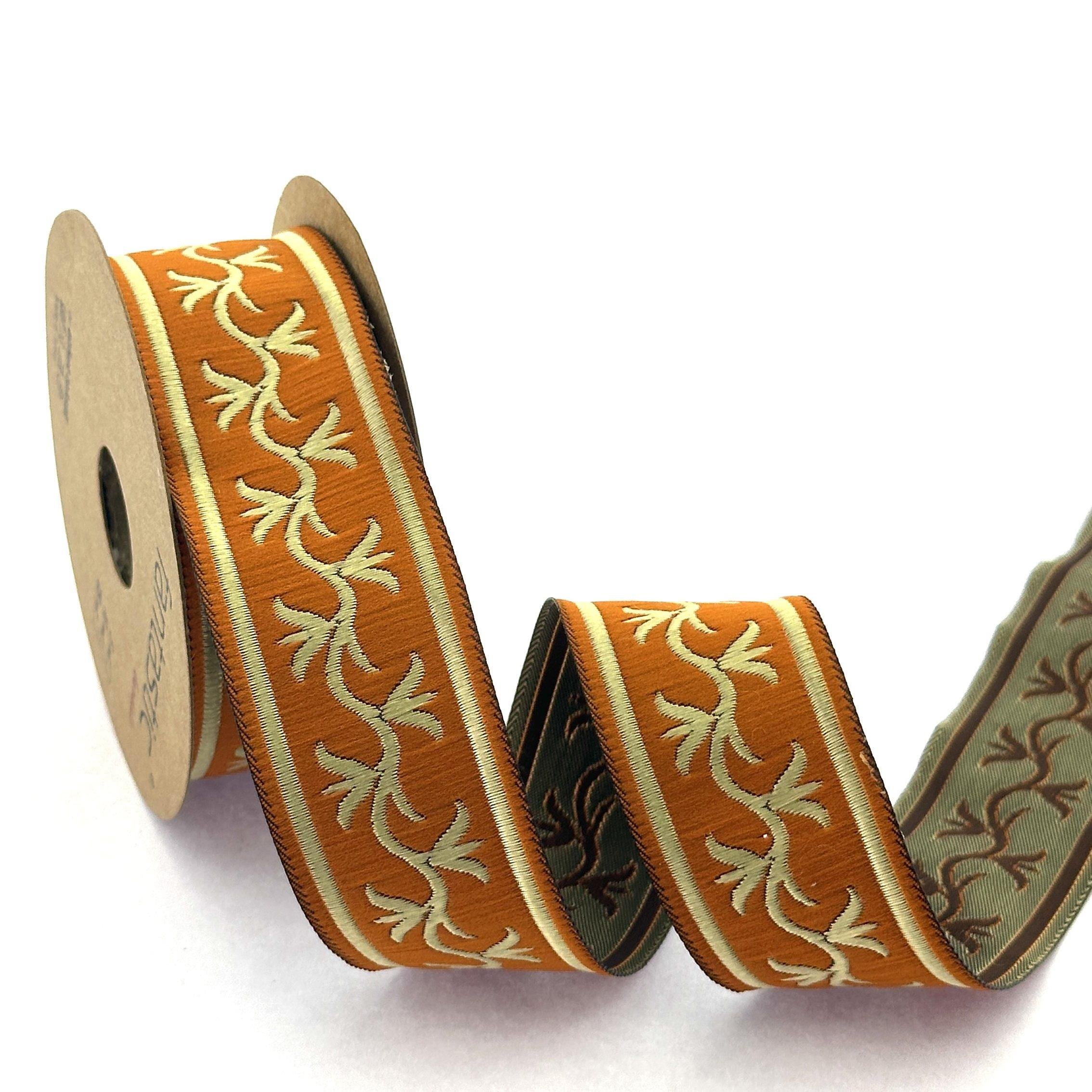 Classic Ribbon Border DKN