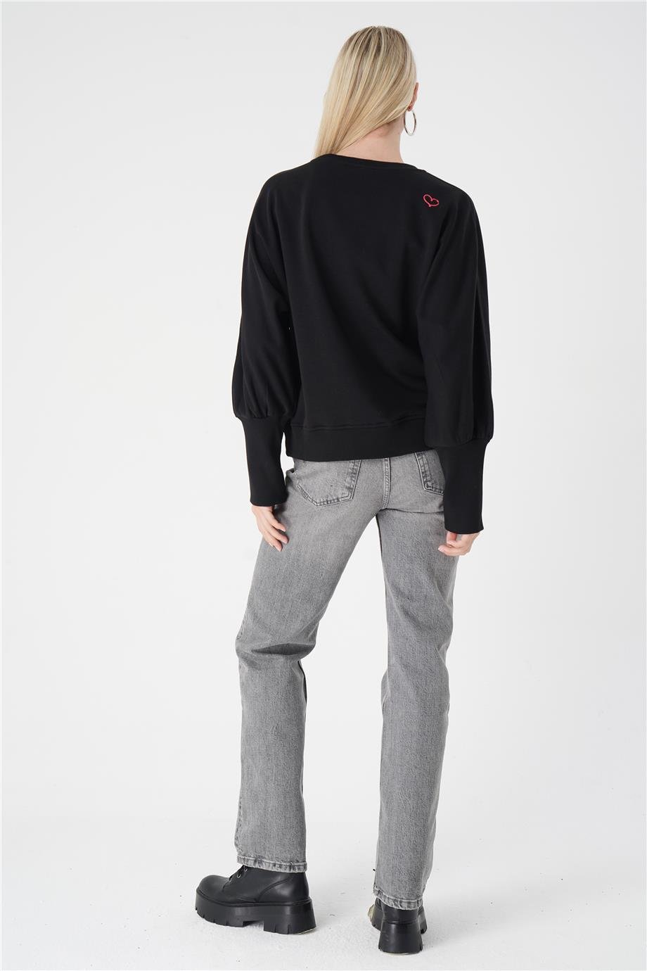 RENKLİ NAKIŞLI SWEAT