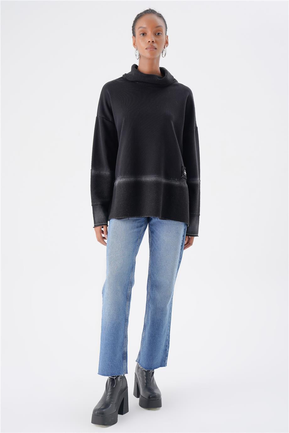 YÜKSEK YAKALI SWEAT