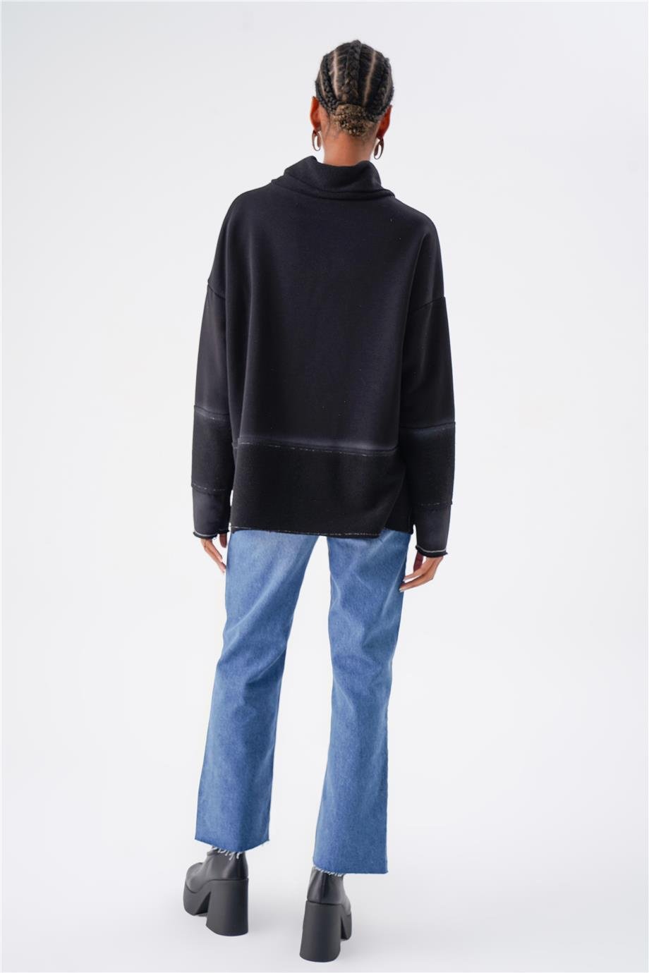 YÜKSEK YAKALI SWEAT