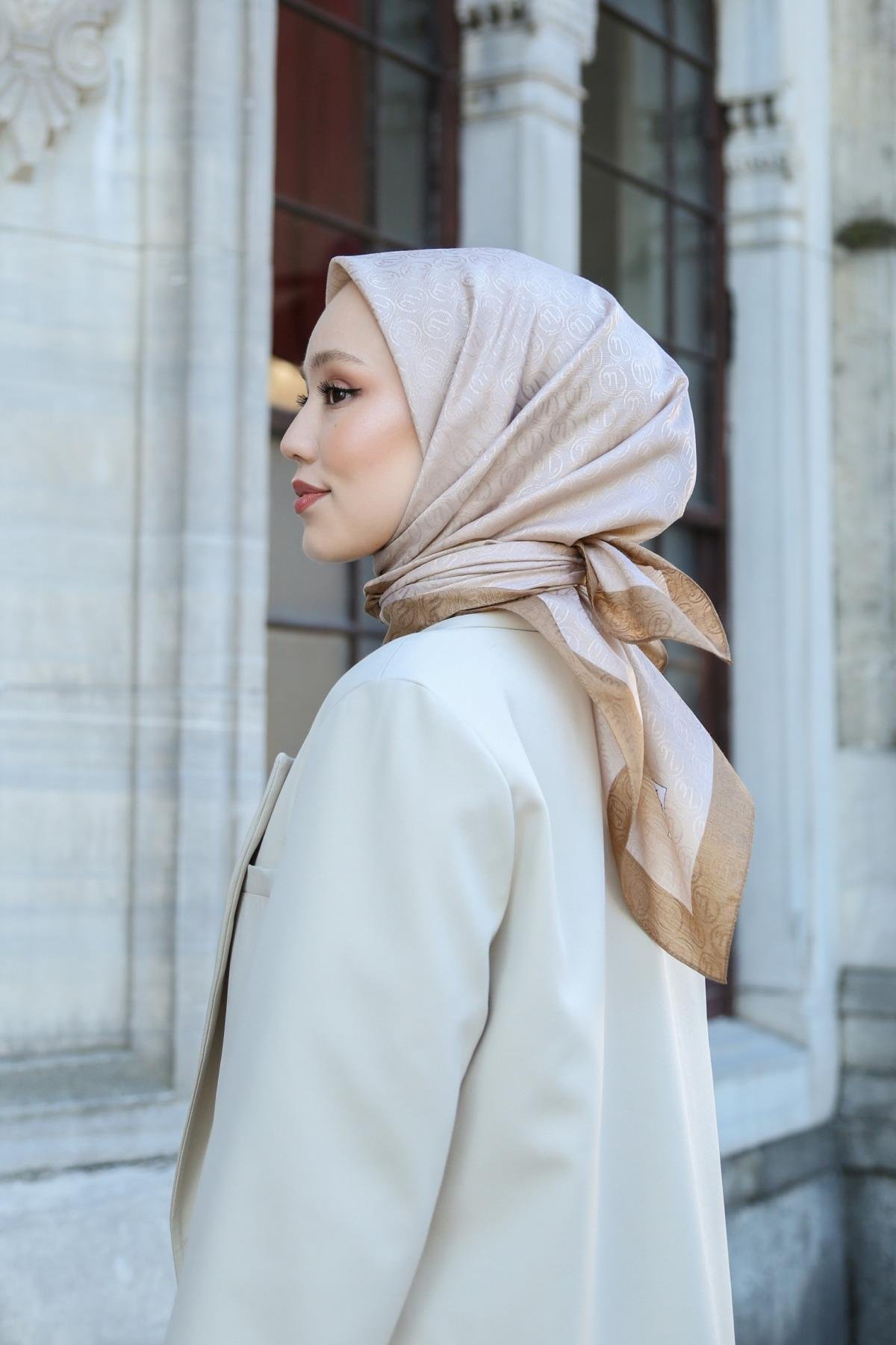 Hint İpek  Monogram Eşarp MONOV10-15