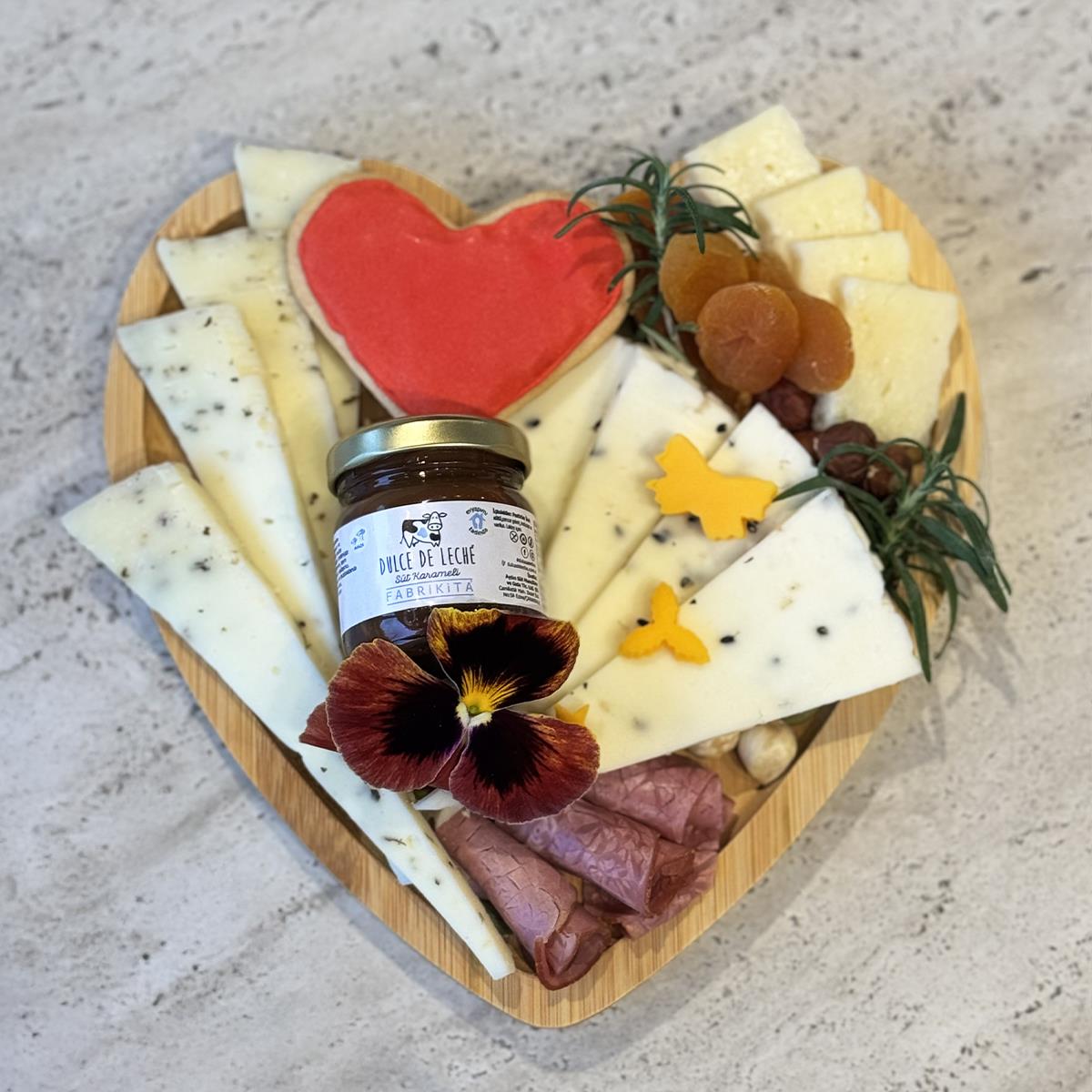 SEVGİ DOLU PEYNİR TABAĞI 350 GR