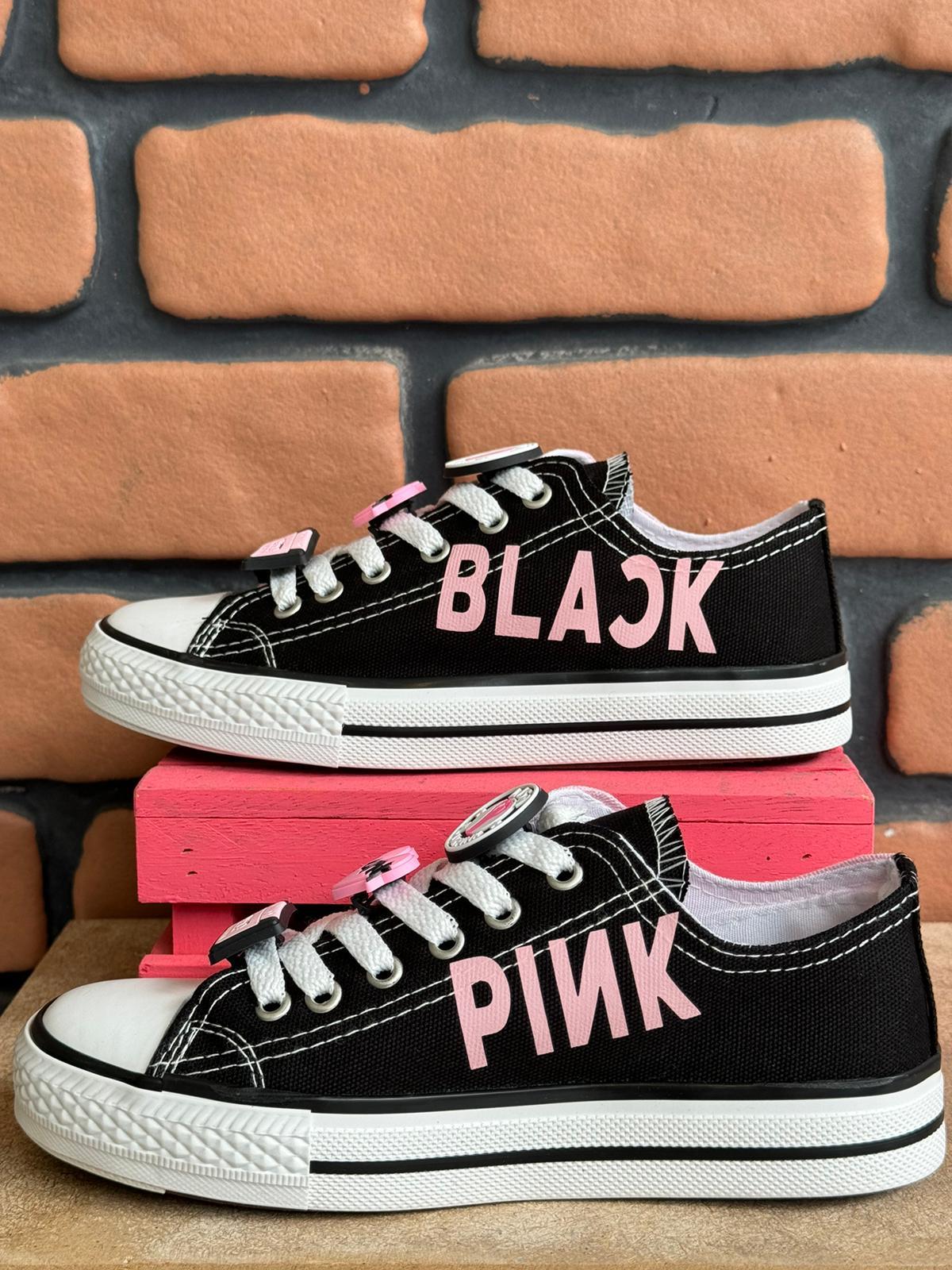 Blackpink Yazı Baskılılı Siyah/Pembe Çİft Renkli Bağcık Süslü (lisa-rose-jisoo-jennie Tercihe Göre Bağcık Süsü Değişebilir)Spor Ayakkabı Sneaker
