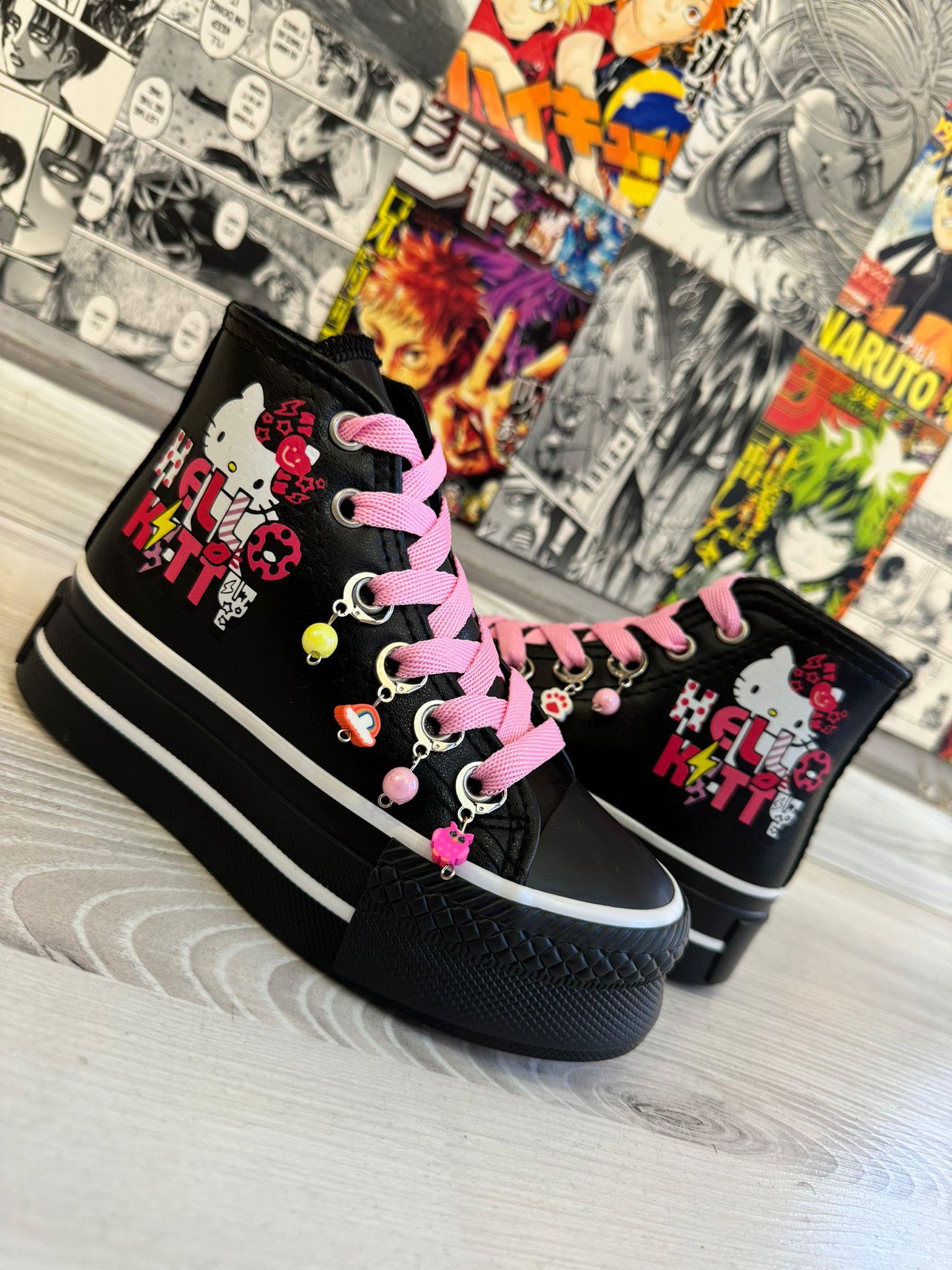 HelloKitty Grafiti Baskılı Siyah Deri Boncuklu Ayakkabı 