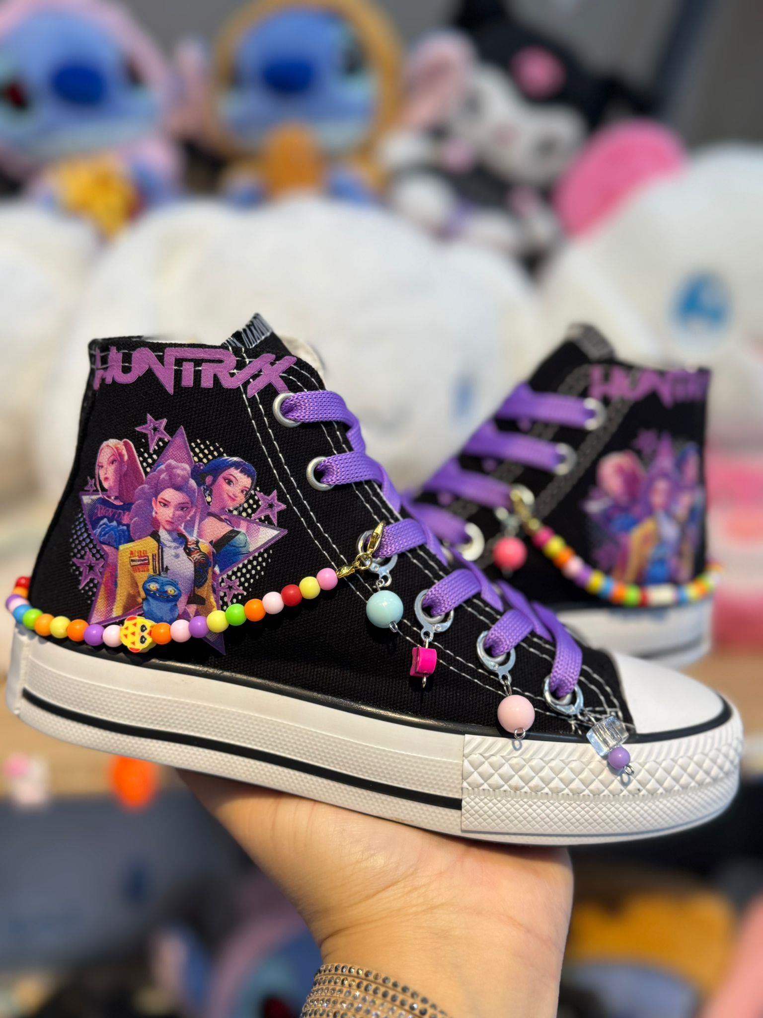 Huntrix Yıldız Baskılı Siyah Boncuk ve Halhallı Spor Ayakkabı Sneaker 