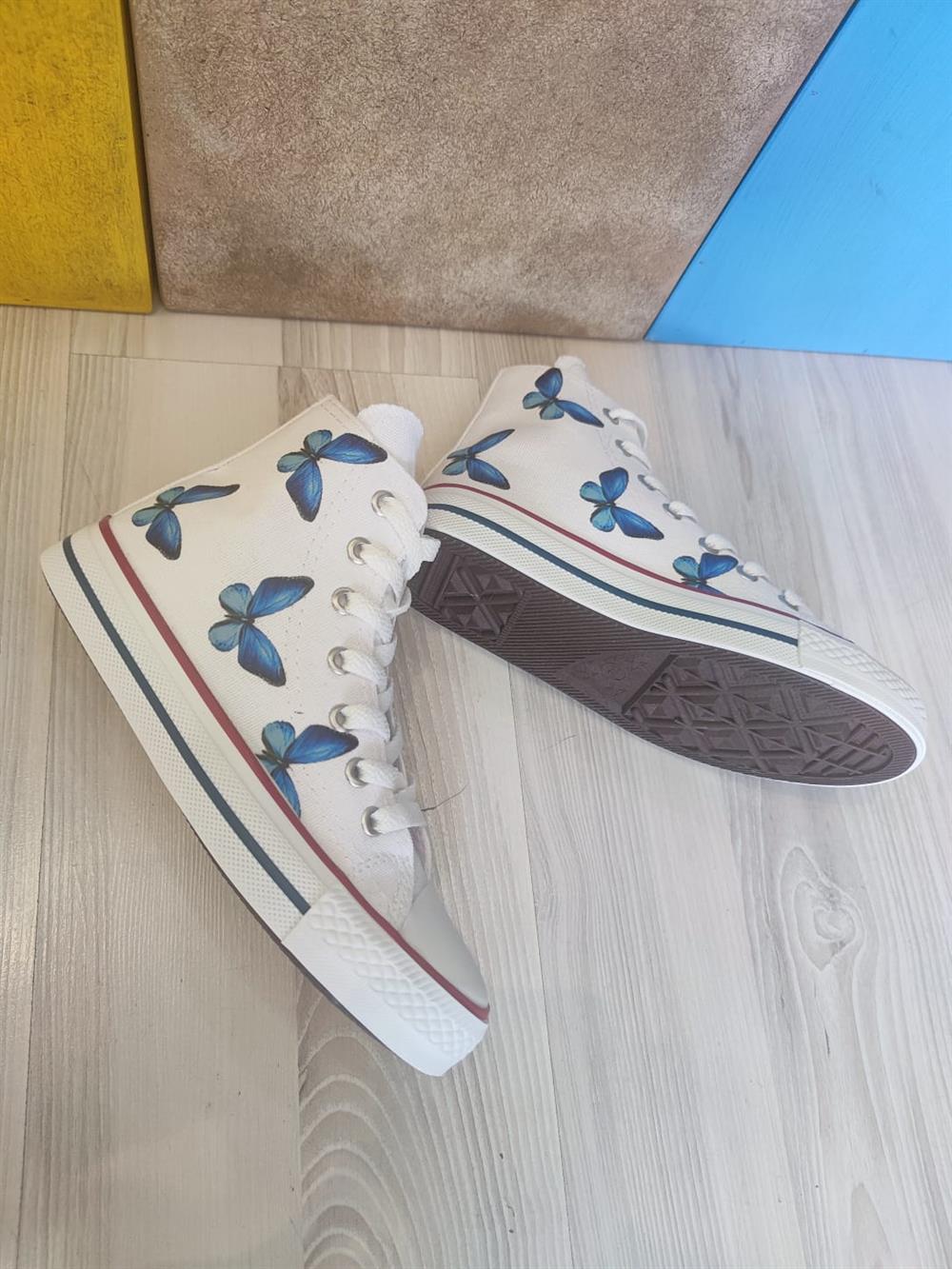 Kelebek Baskılı Beyaz Boğazlı Spor Ayakkabı Sneaker