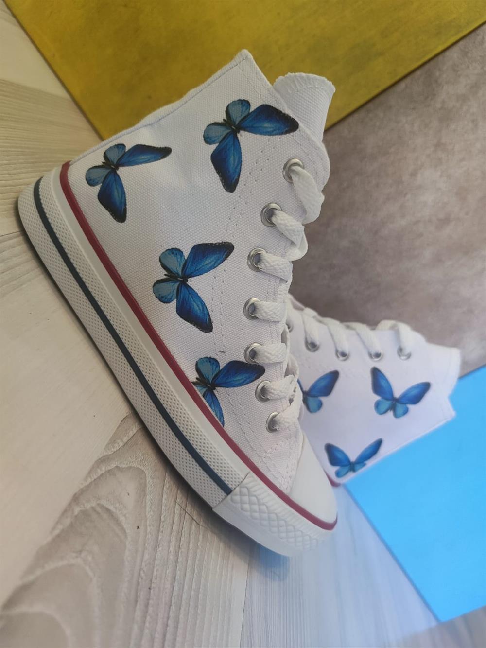 Kelebek Baskılı Beyaz Boğazlı Spor Ayakkabı Sneaker