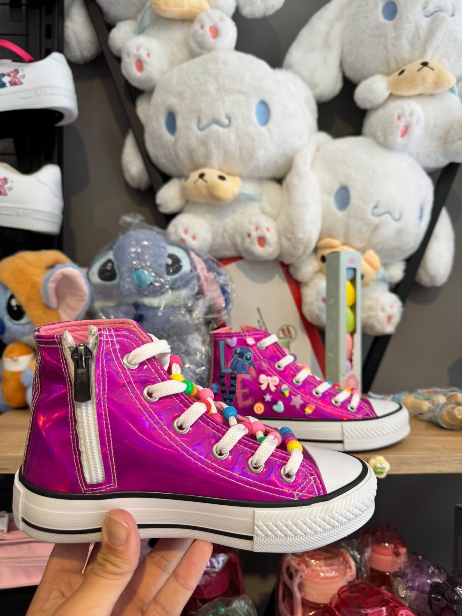Stitch Baskılı Ve 3D Boncuk Süslemeli Fuşya Hologram Fermuarlı Spor Ayakkabı Sneaker