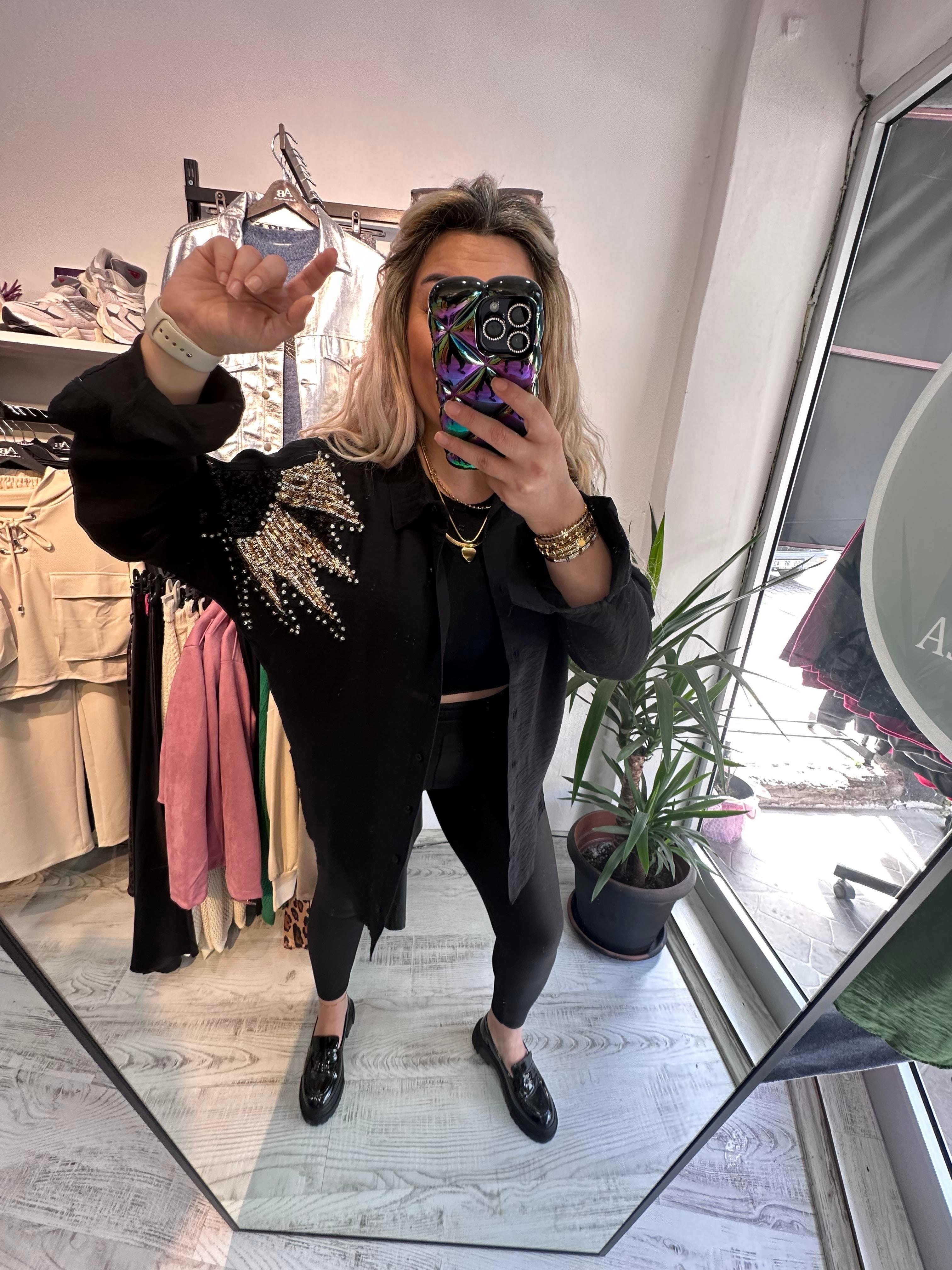 Ayrobin Kumaş Pullu Siyah Gömlek