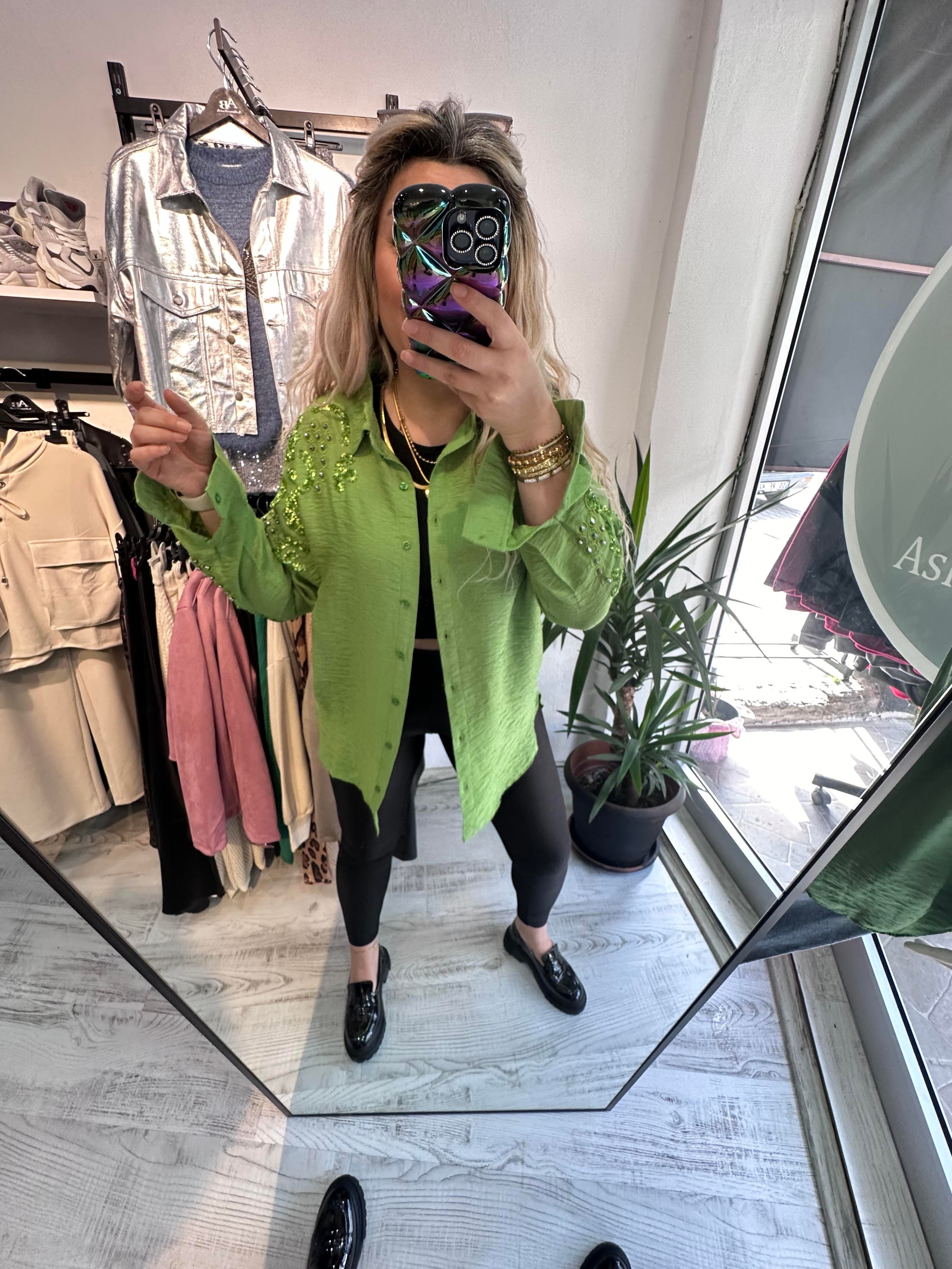 Ayrobin Kumaş Pullu Yeşil Gömlek