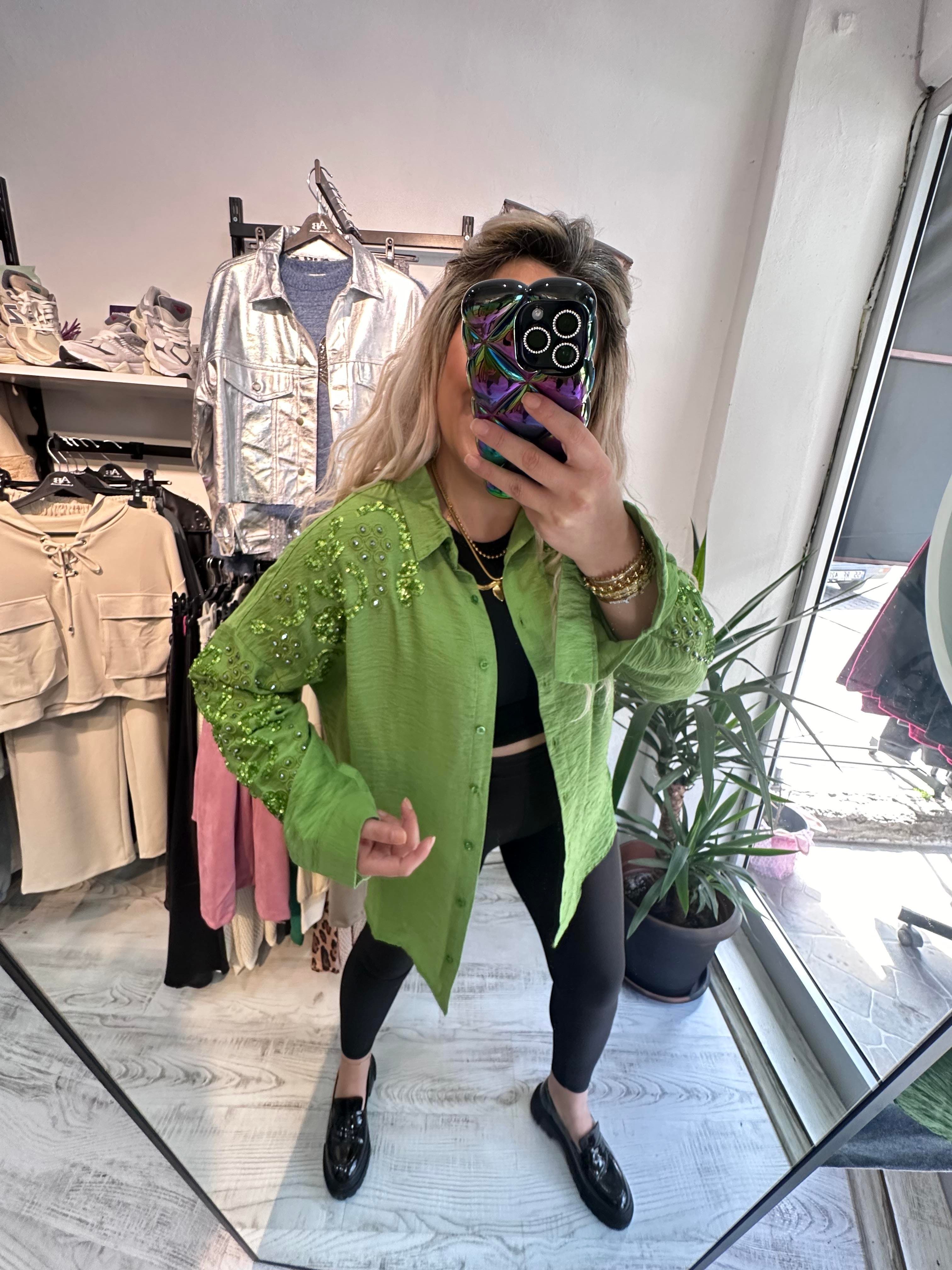 Ayrobin Kumaş Pullu Yeşil Gömlek