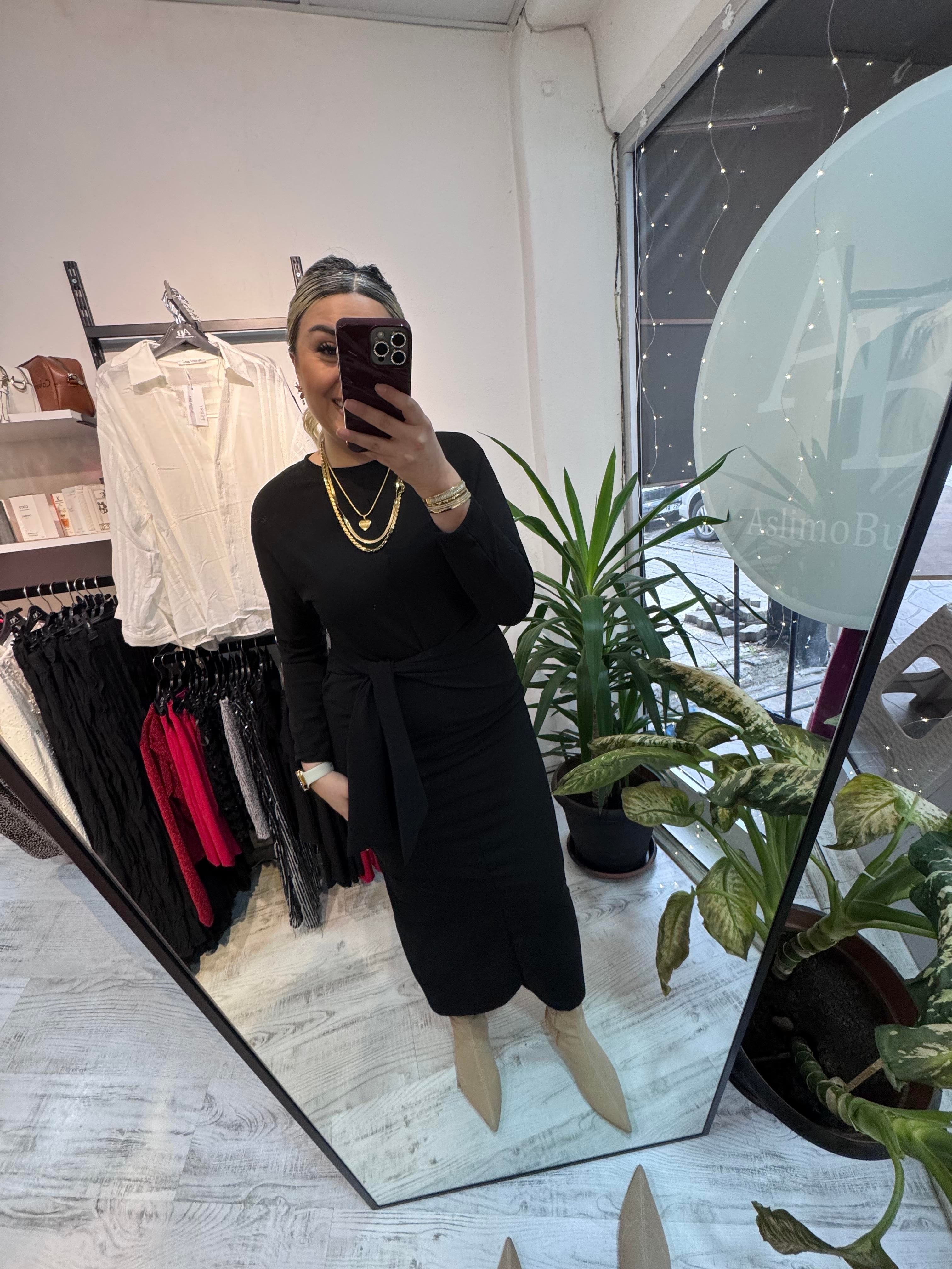 Bağlama Detaylı Siyah Elbise