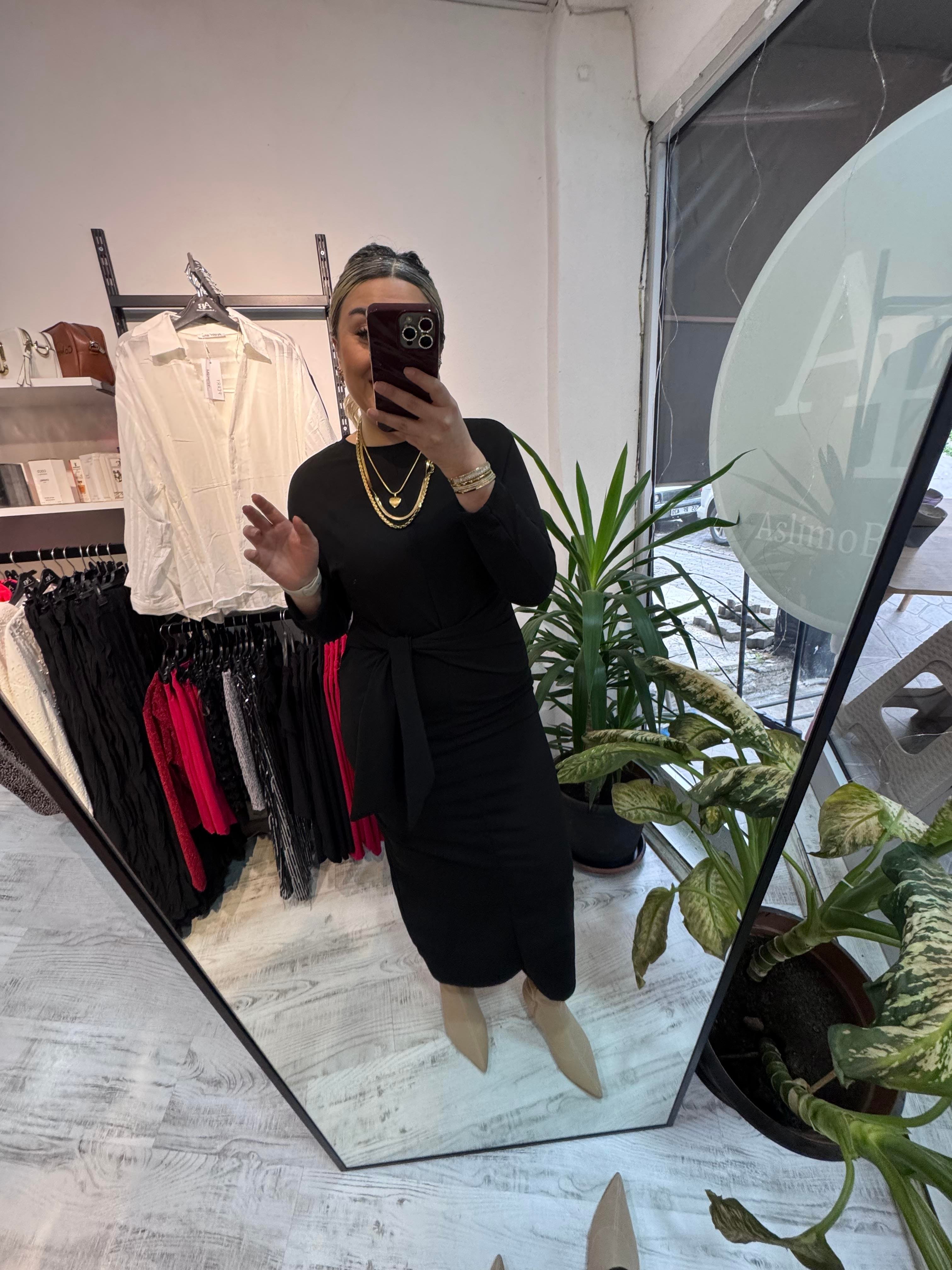 Bağlama Detaylı Siyah Elbise