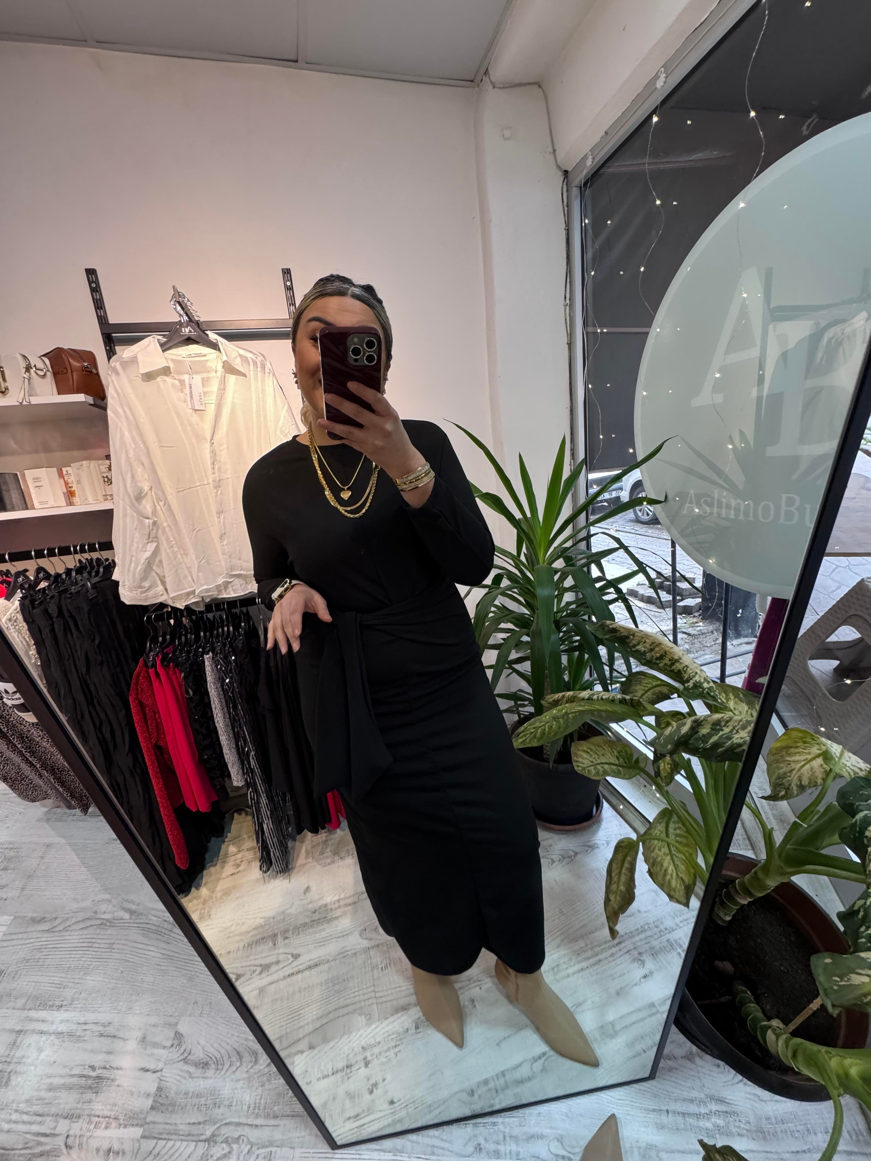 Bağlama Detaylı Siyah Elbise