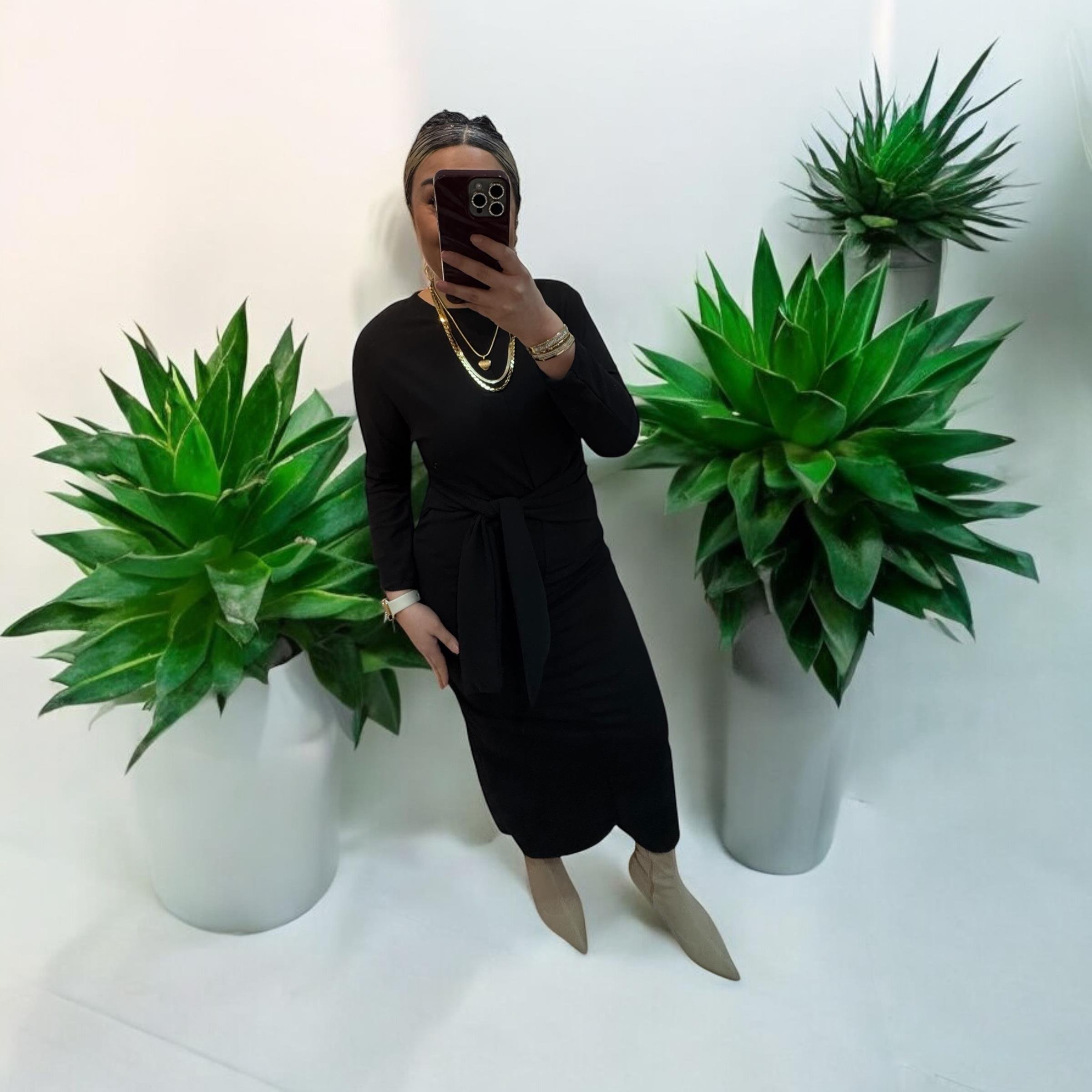 Bağlama Detaylı Siyah Elbise