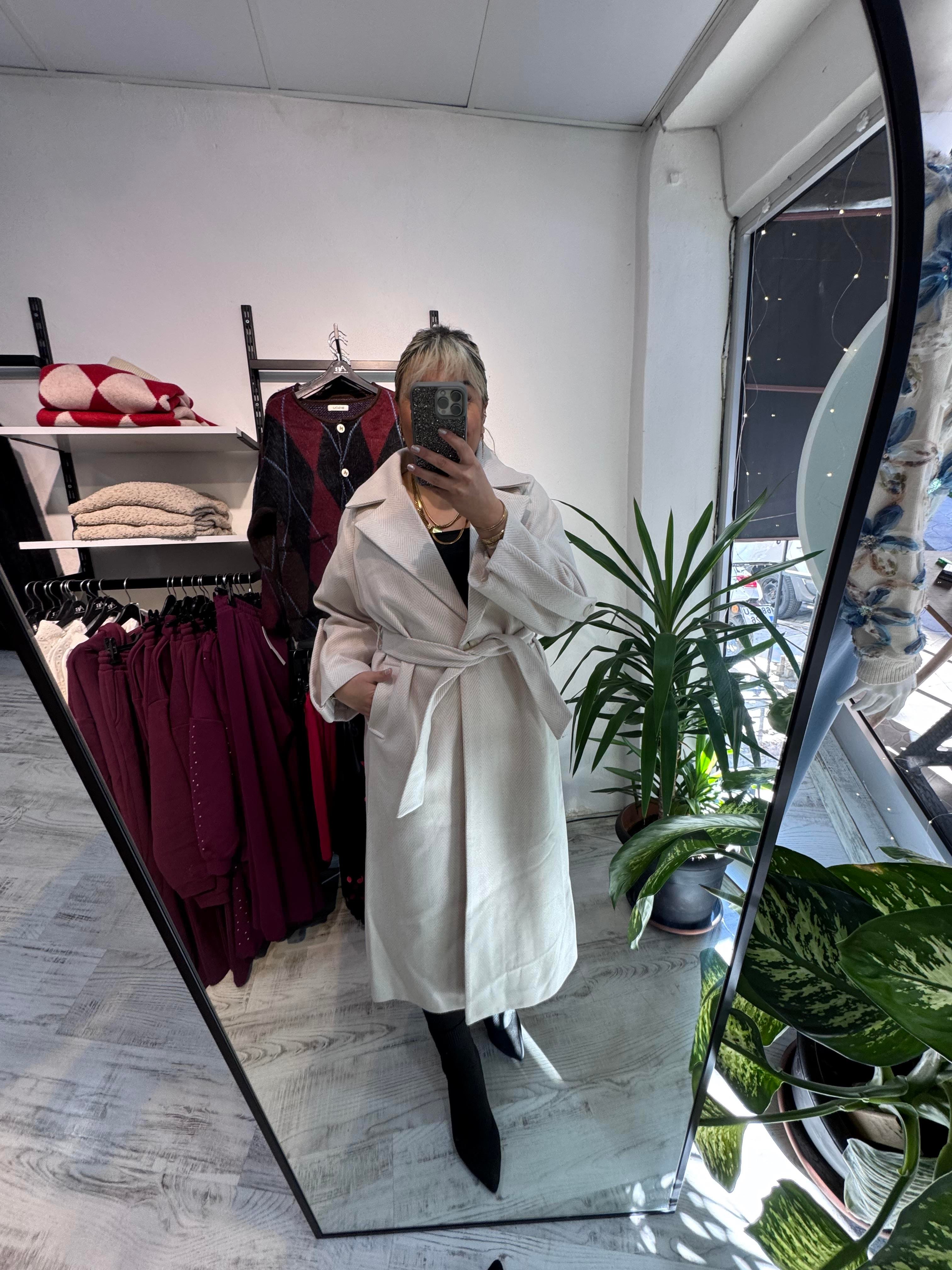 Balıksırtı Desenli Bej Premium Kalite Kaban