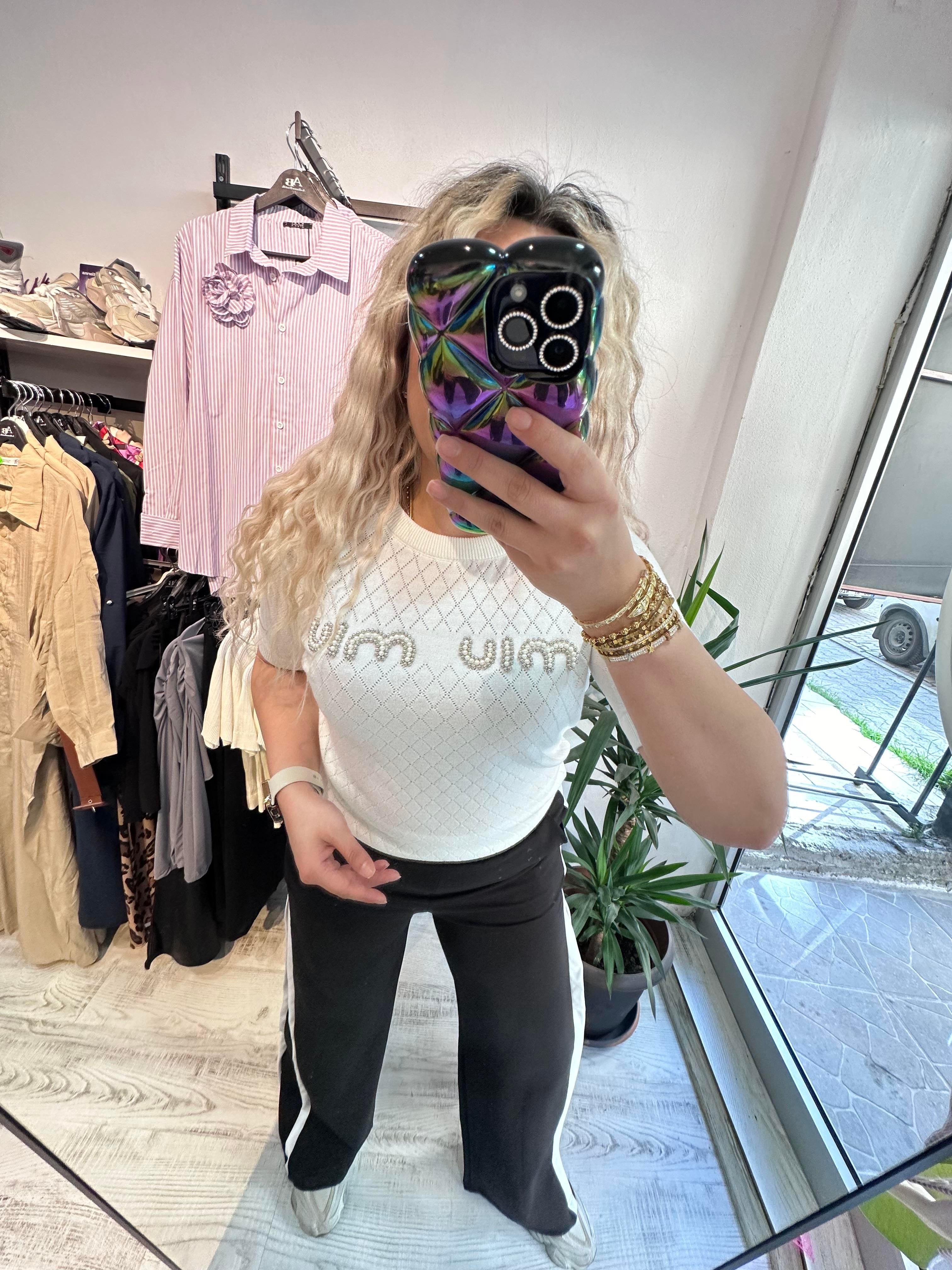 Beyaz Miu Taş Baskılı Tshirt