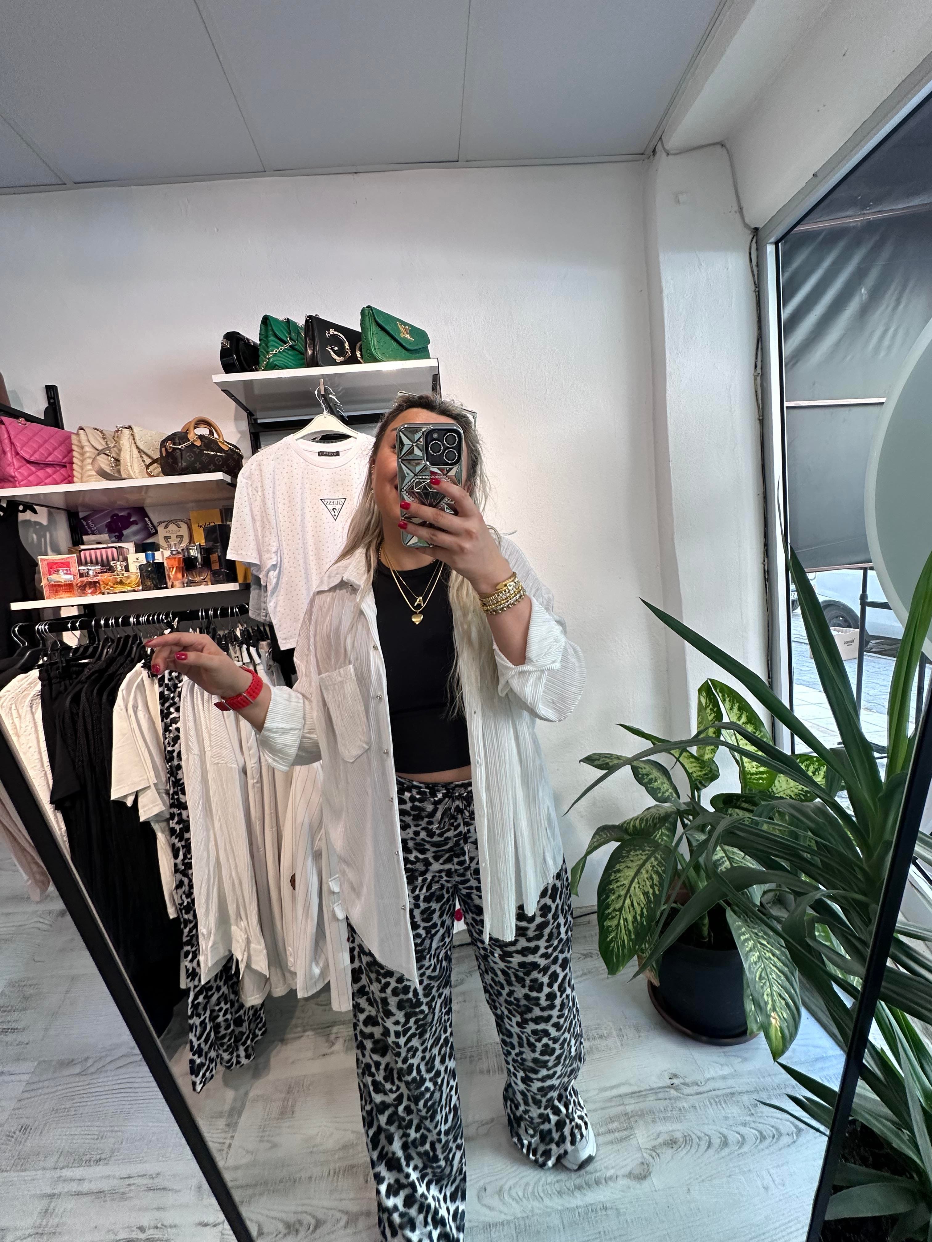 Beyaz Piliseli Saten Gömlek