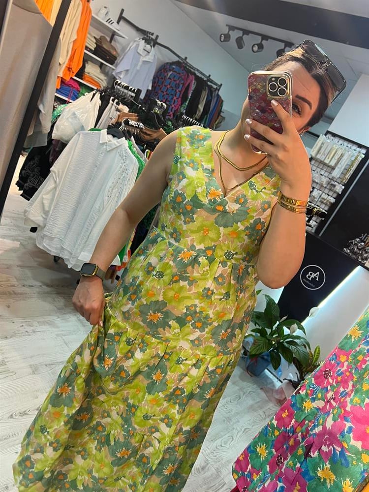 Çiçek desenli keten elbise