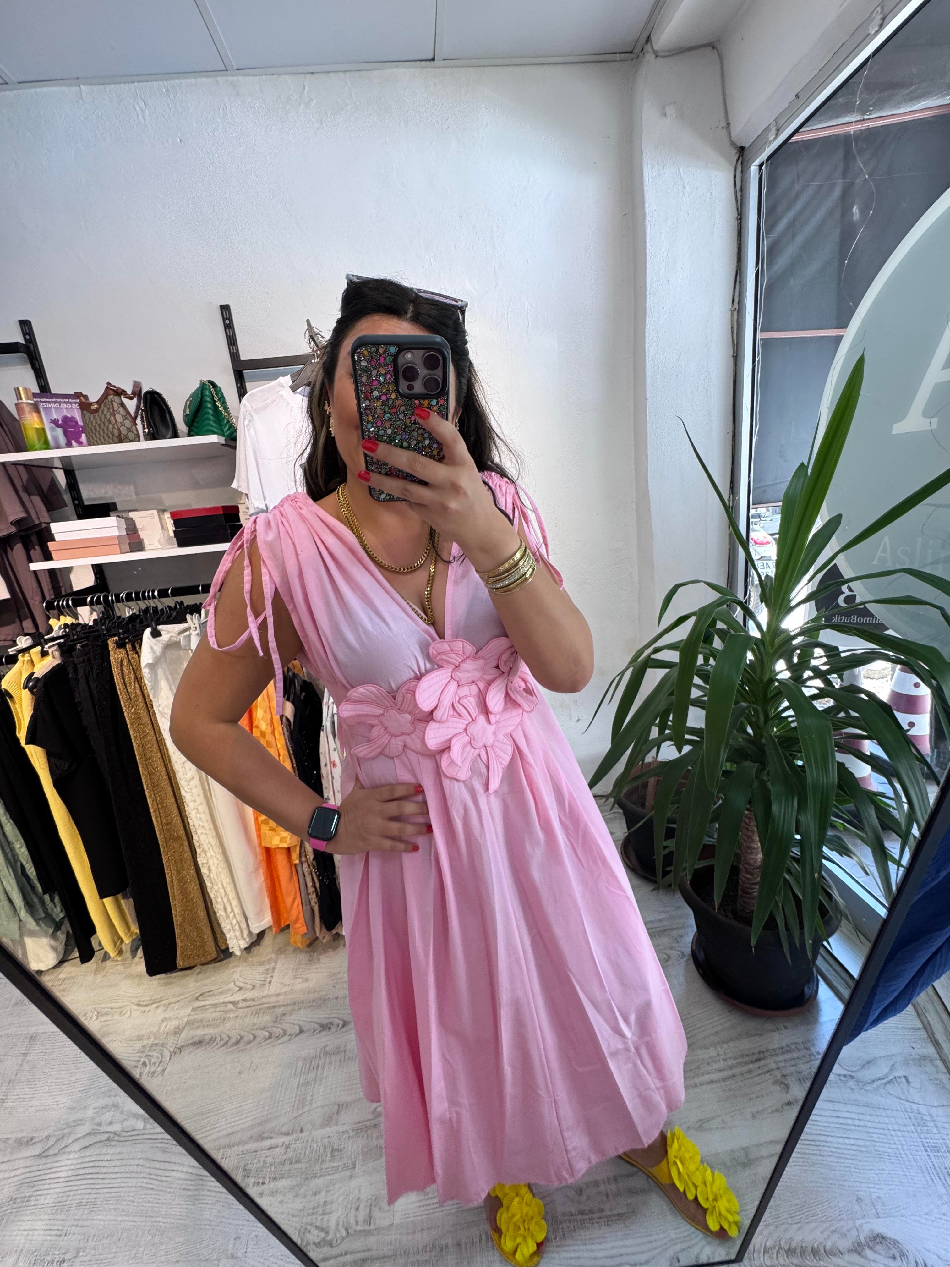 Çiçek Detaylı Pembe Elbise