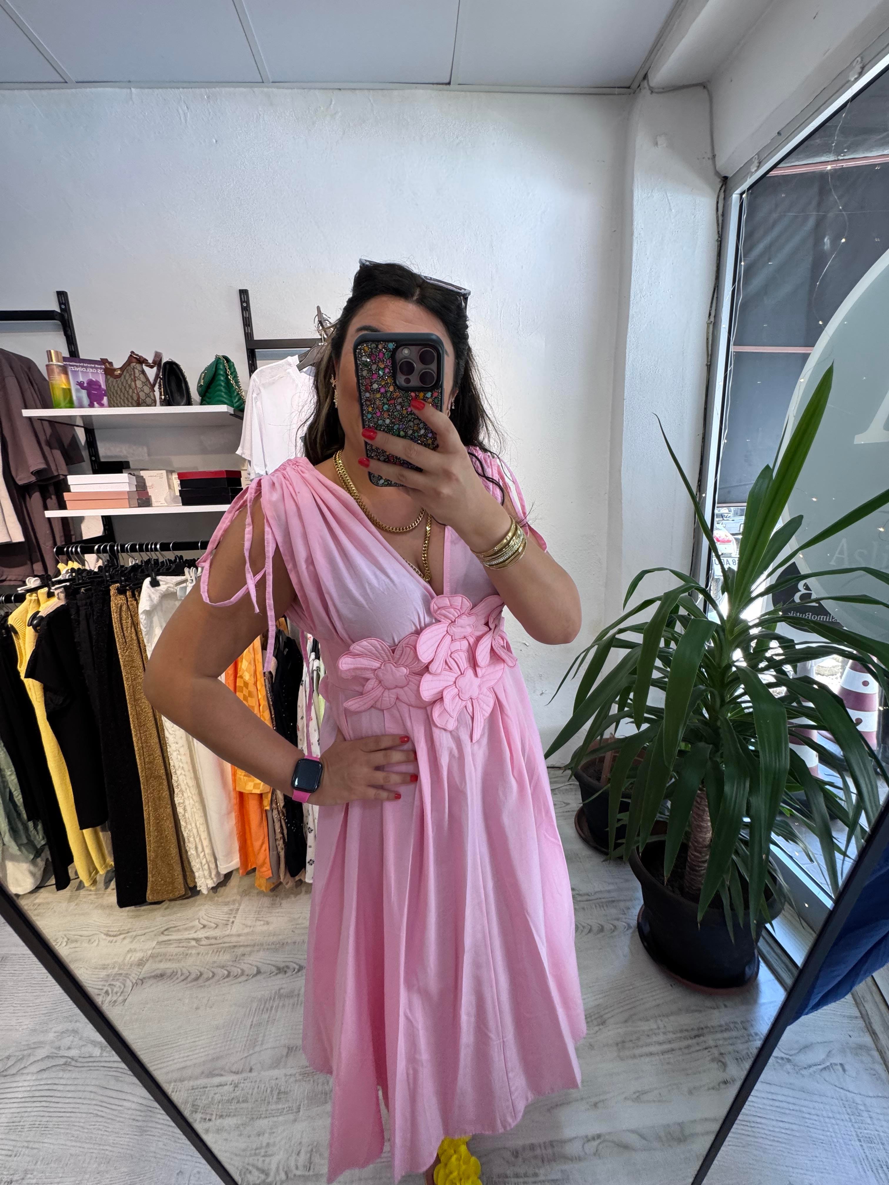 Çiçek Detaylı Pembe Elbise