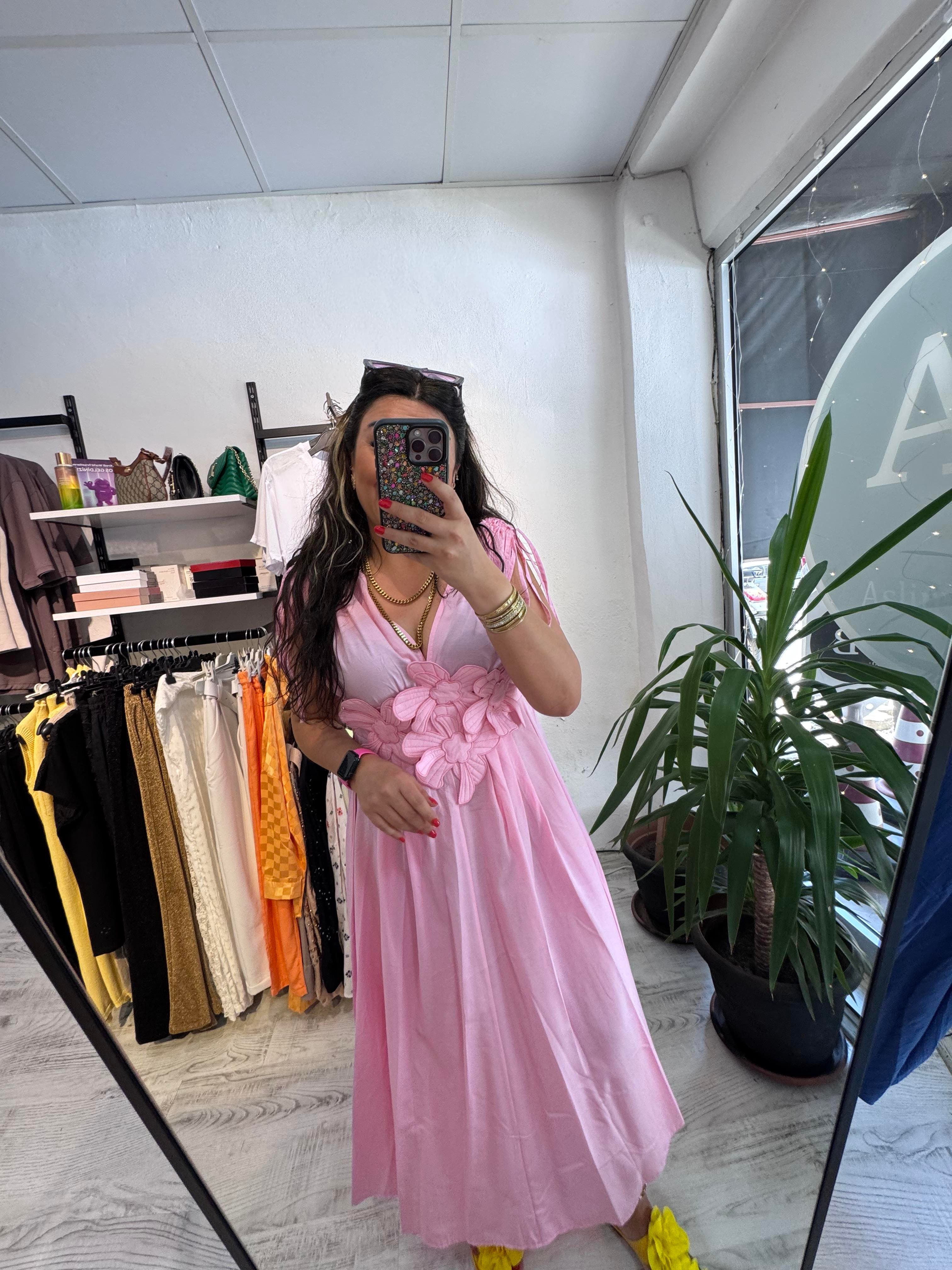 Çiçek Detaylı Pembe Elbise