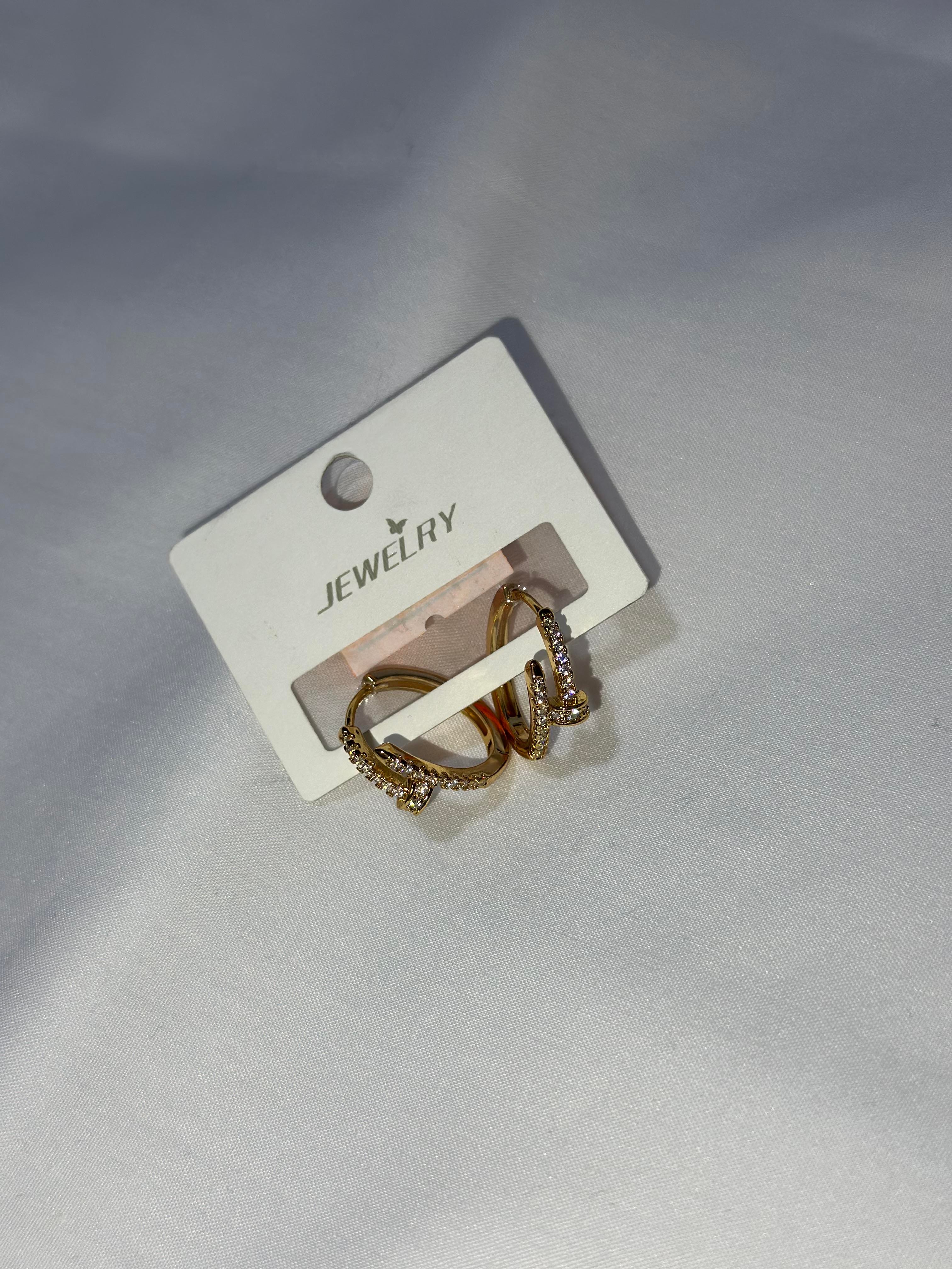 Çivi Model Gold Çelik Küpe