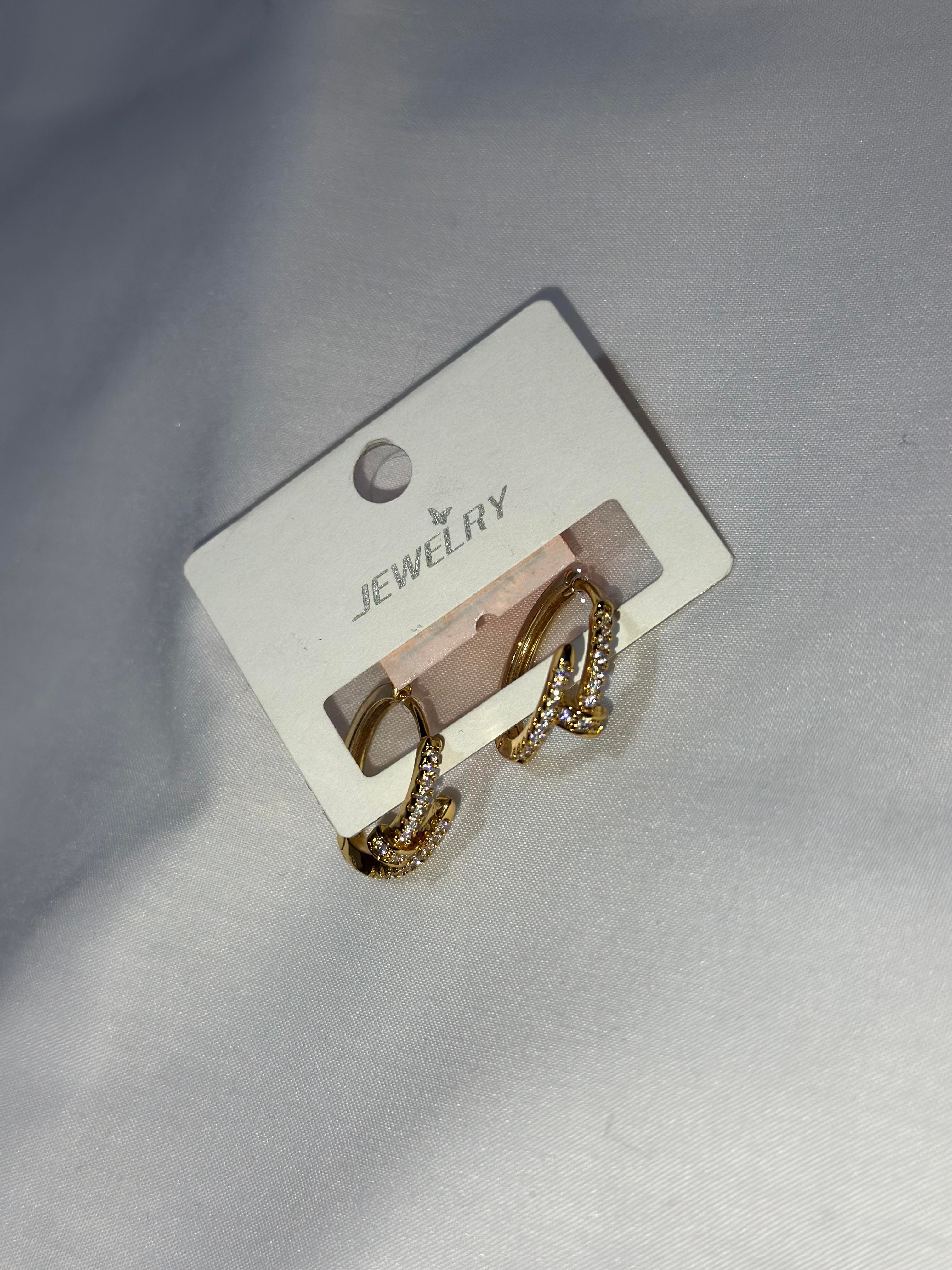 Çivi Model Gold Çelik Küpe