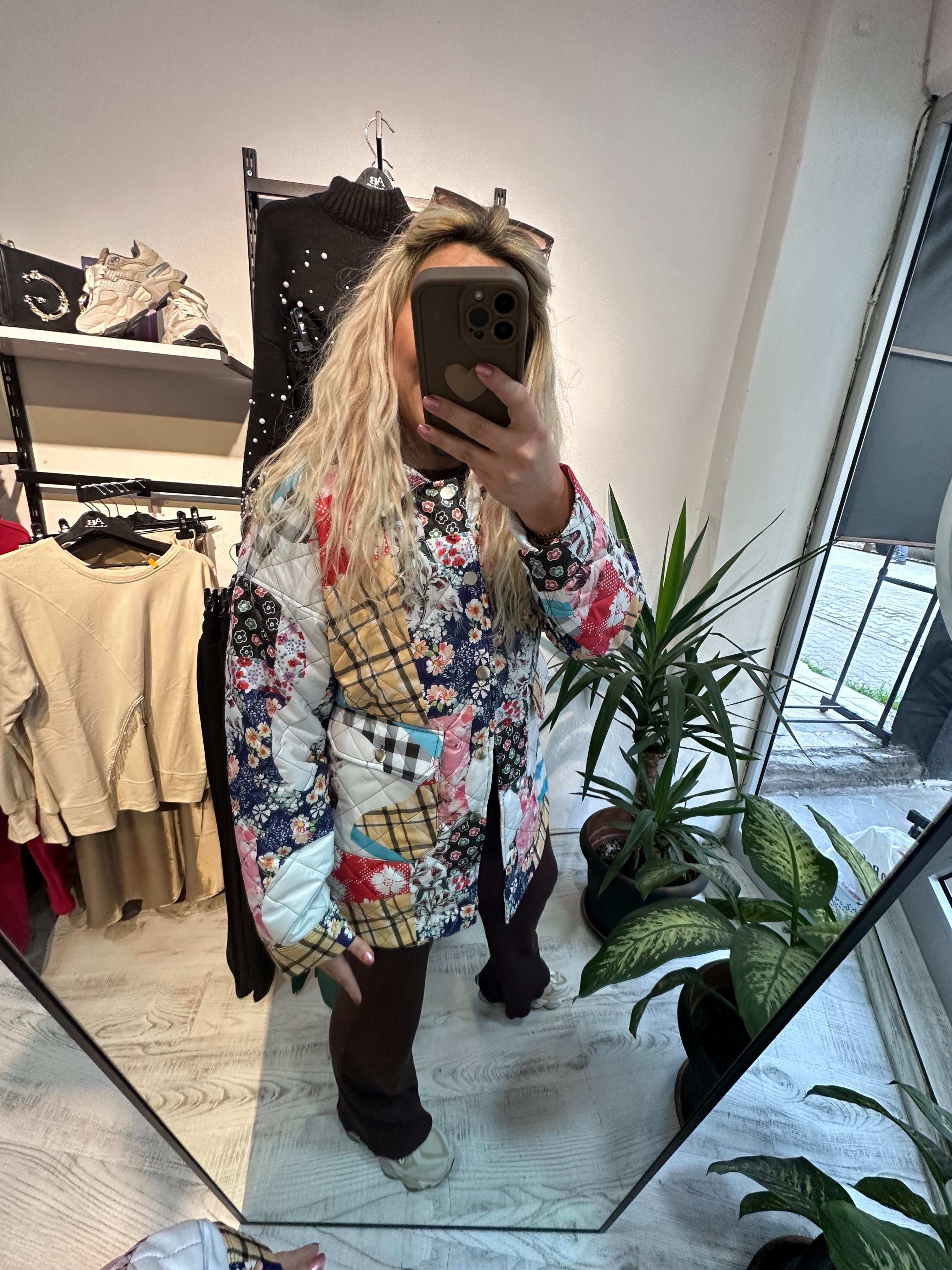 Desenli Kapitone Mont