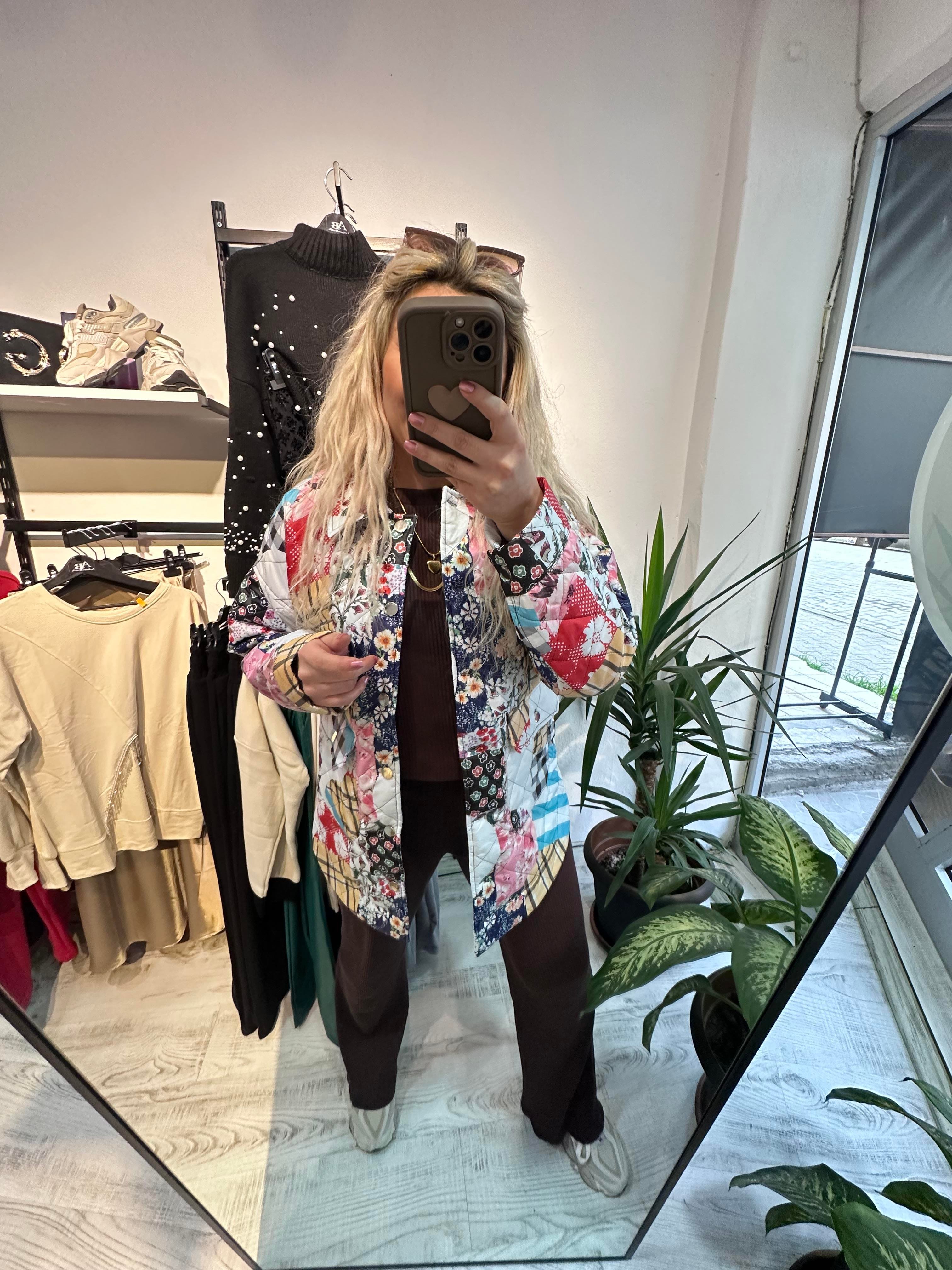 Desenli Kapitone Mont